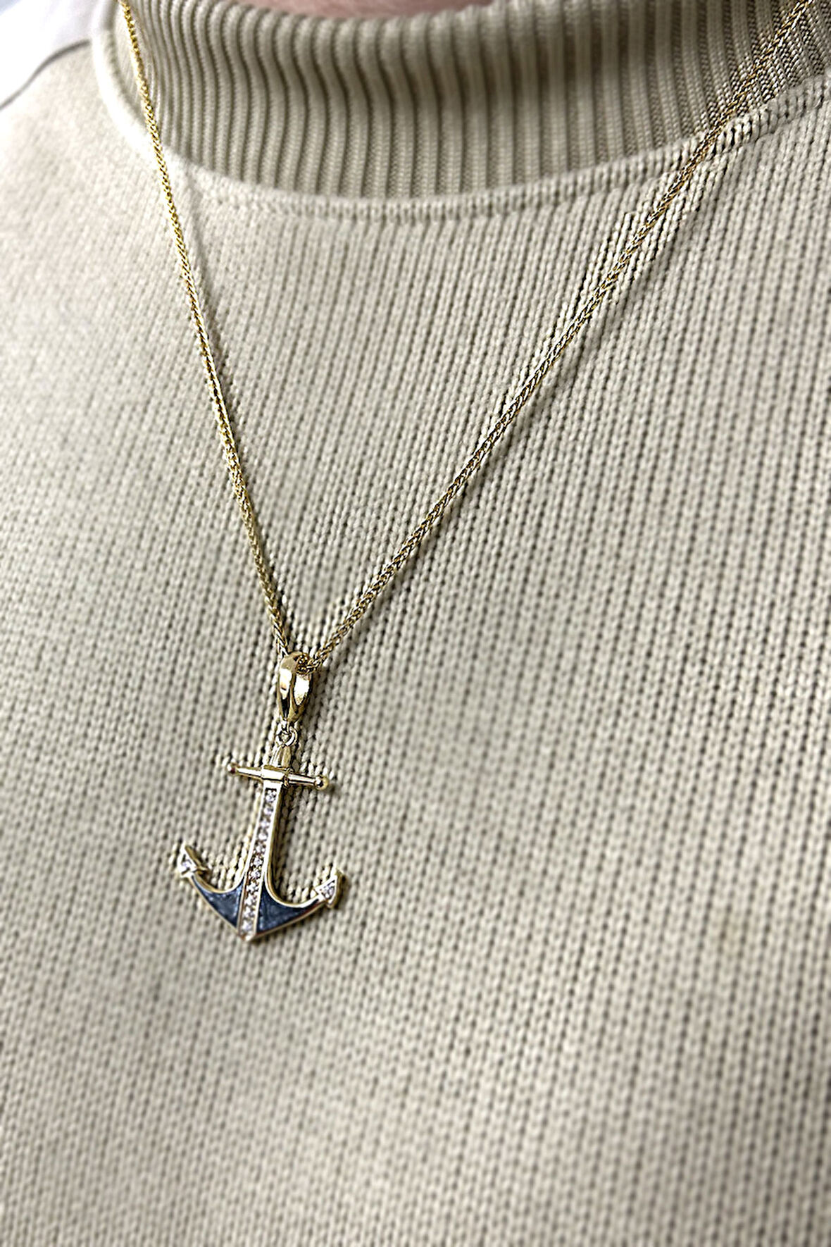 Altın Taşlı Ve Mineli Erkek Çapa Kolye