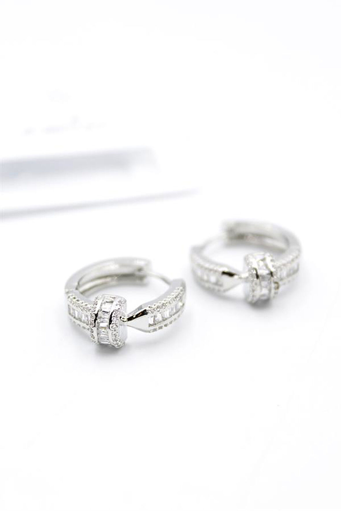 Taşlı Çivi Küpe - Gümüş