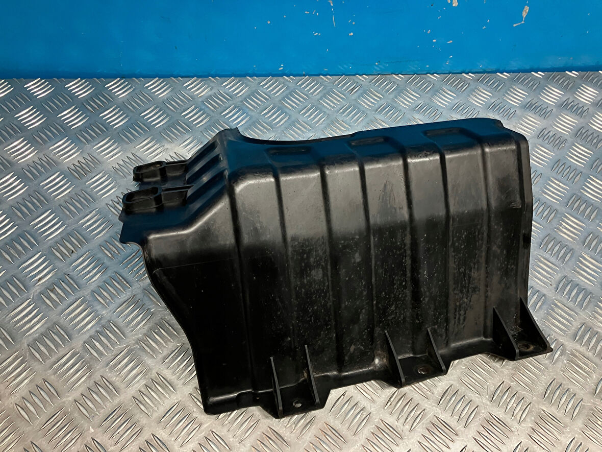 İ20 SAĞ(YOLCU) KARTER MUHAFAZA 2008-2009-2010-2011-2012 29120-1j000