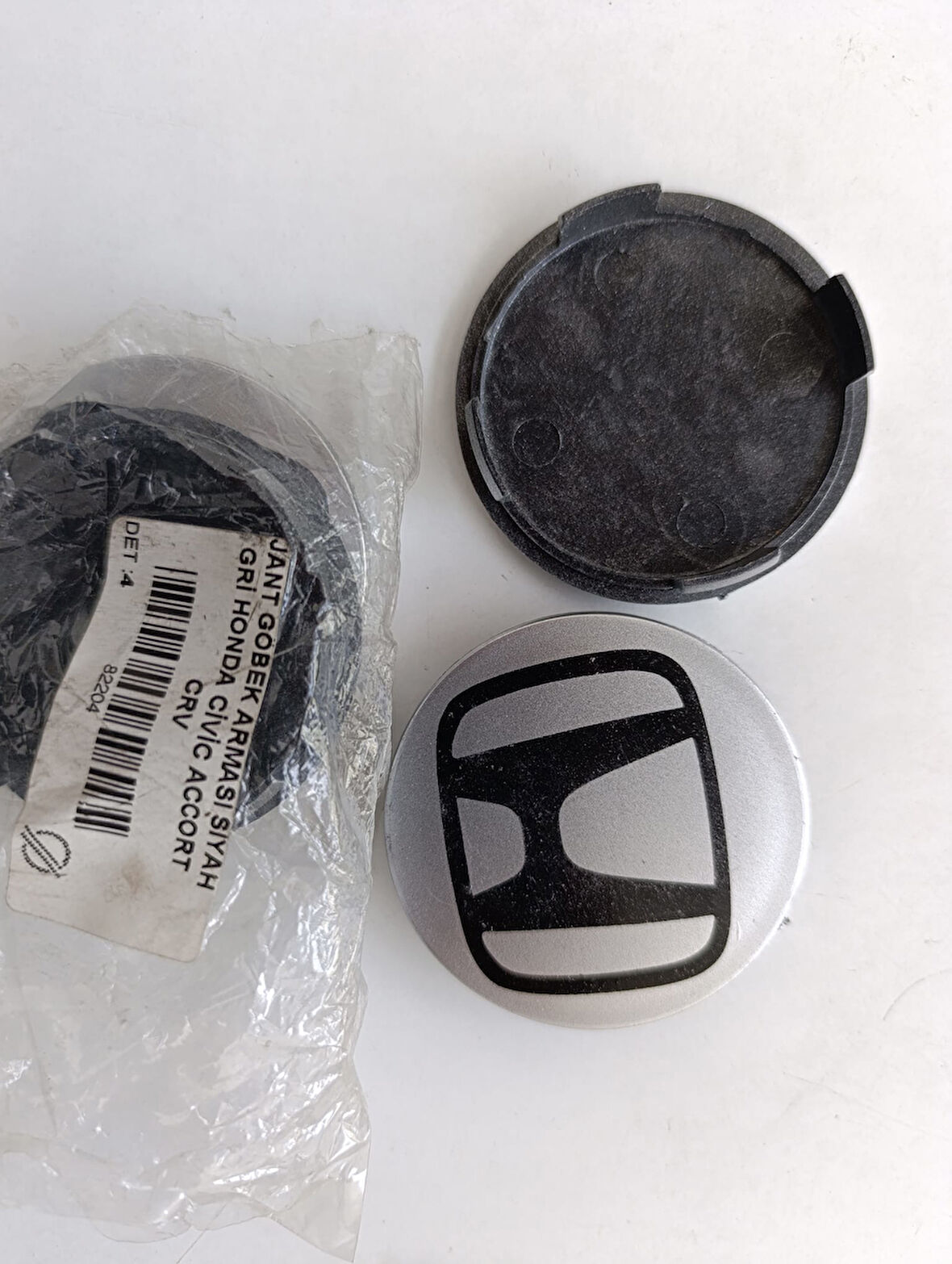HONDA CIVIC JANT GÖBEK ARMASI GRİ ÜSTÜ SİYAH 4 ADET TAKIM ALMADAN ÖLÇÜNÜZ ÖLÇÜLERİ DIŞ 69MM İÇ 64MM 82204