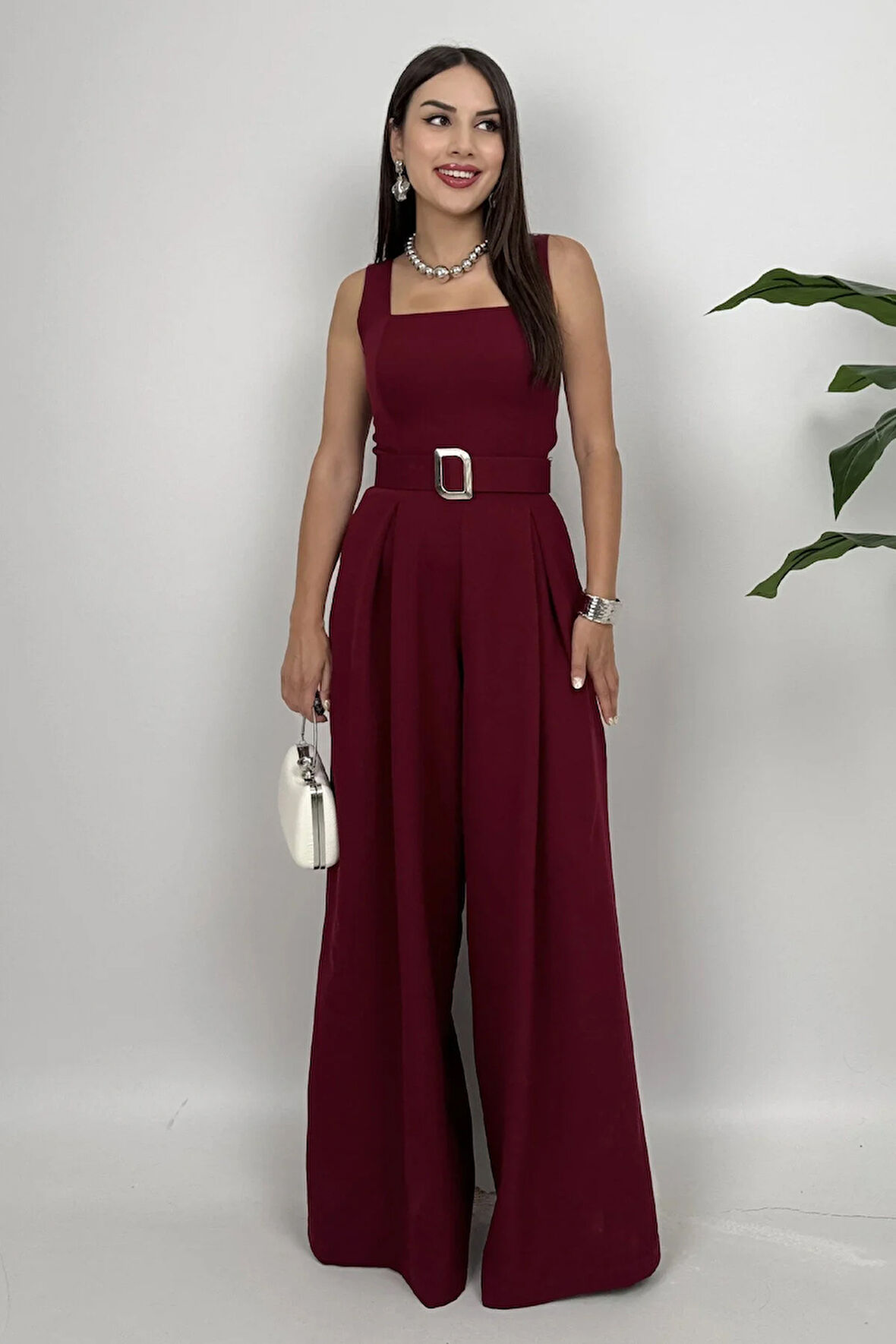 Noir Flow Kadın Bordo Kemerli Askılı Bol Paça Tulum – Zarif Şıklık