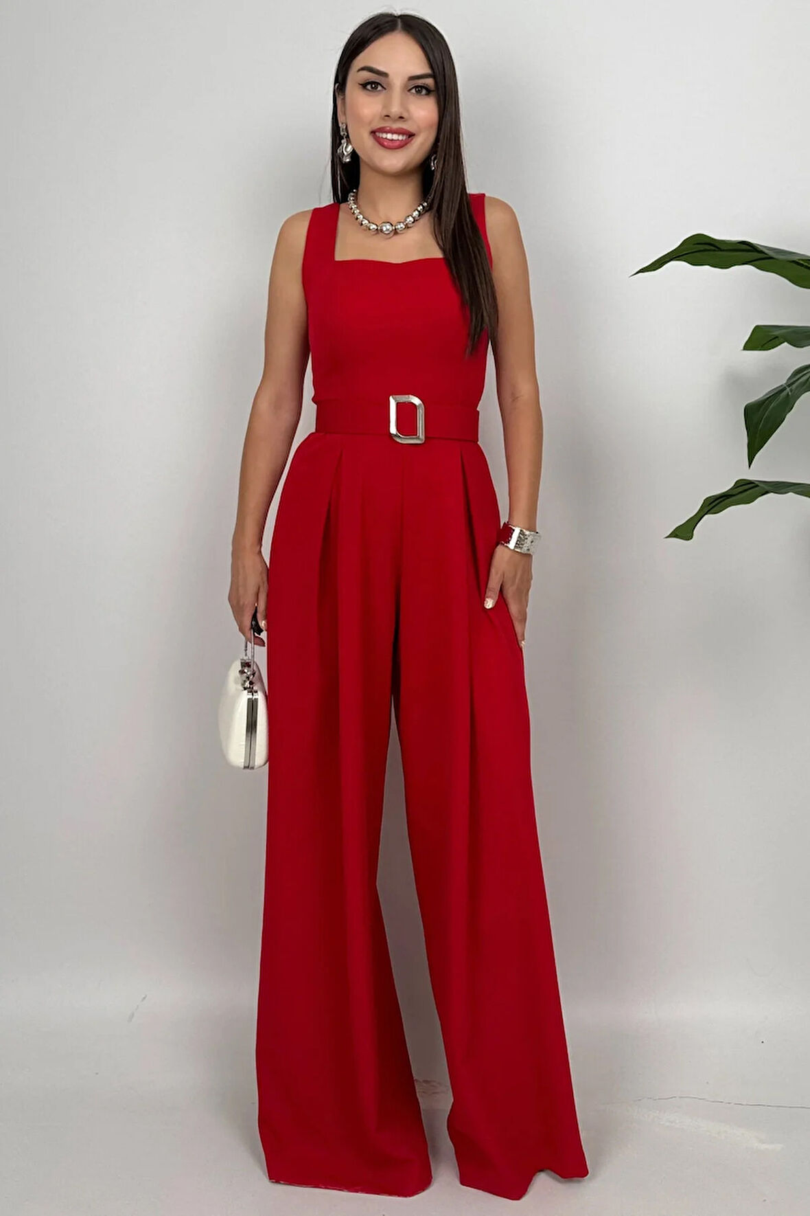 Noir Flow Kadın Kırmızı Kemerli Askılı Bol Paça Tulum – Zarif Şıklık