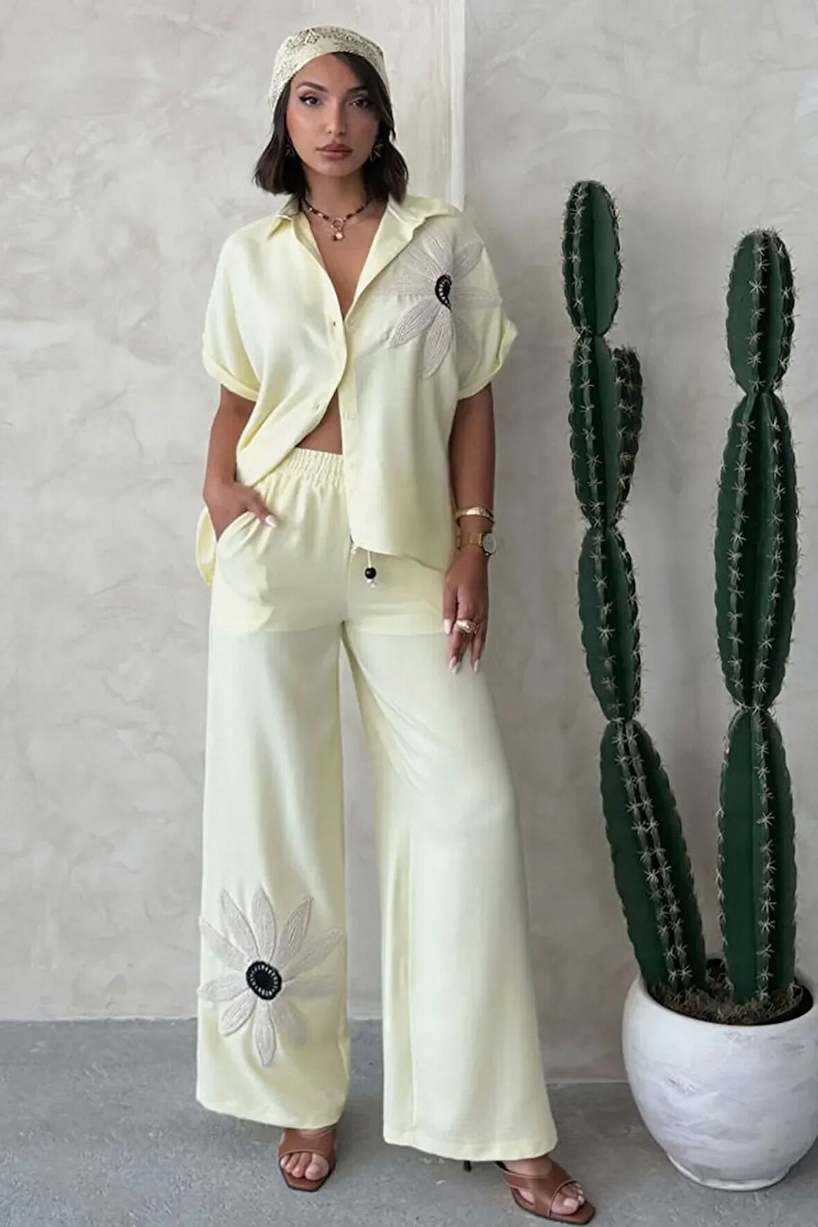 Daisy Dream Kadın Sarı Çiçek Aplike Gömlek & Bol Paça Pantolon Takım – Zarif Yazlık Kombin