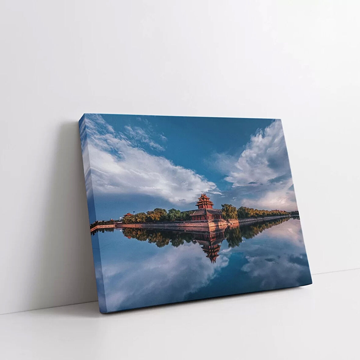 Yansıyan Göl Kalesi Kanvas Tablo