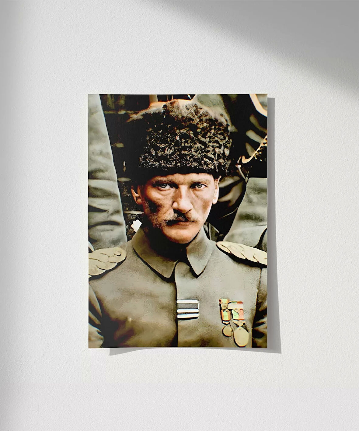 Çerçevesiz Poster Cephedeki Lider