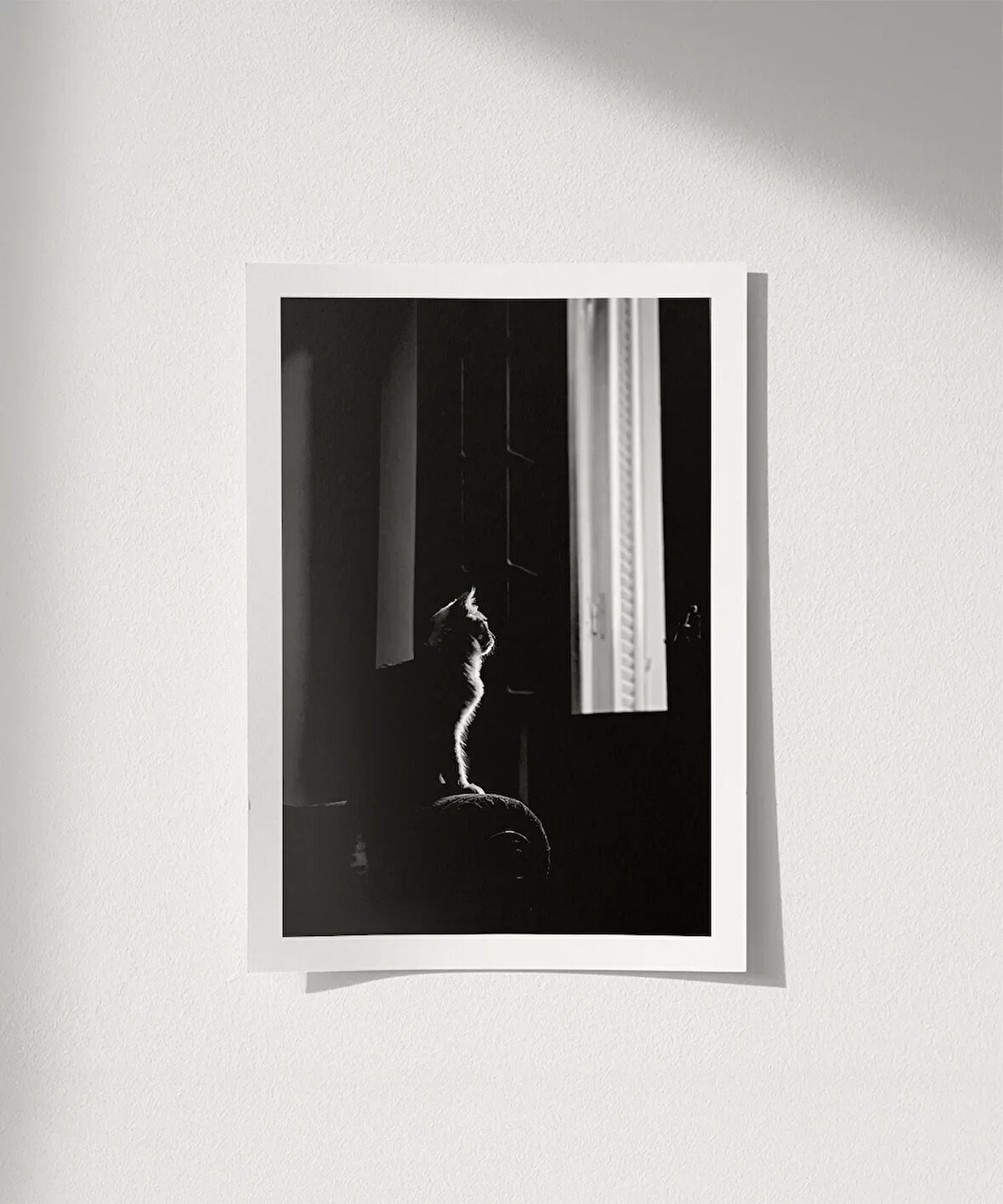 Çerçevesiz Poster Pencere Önünde Düşler