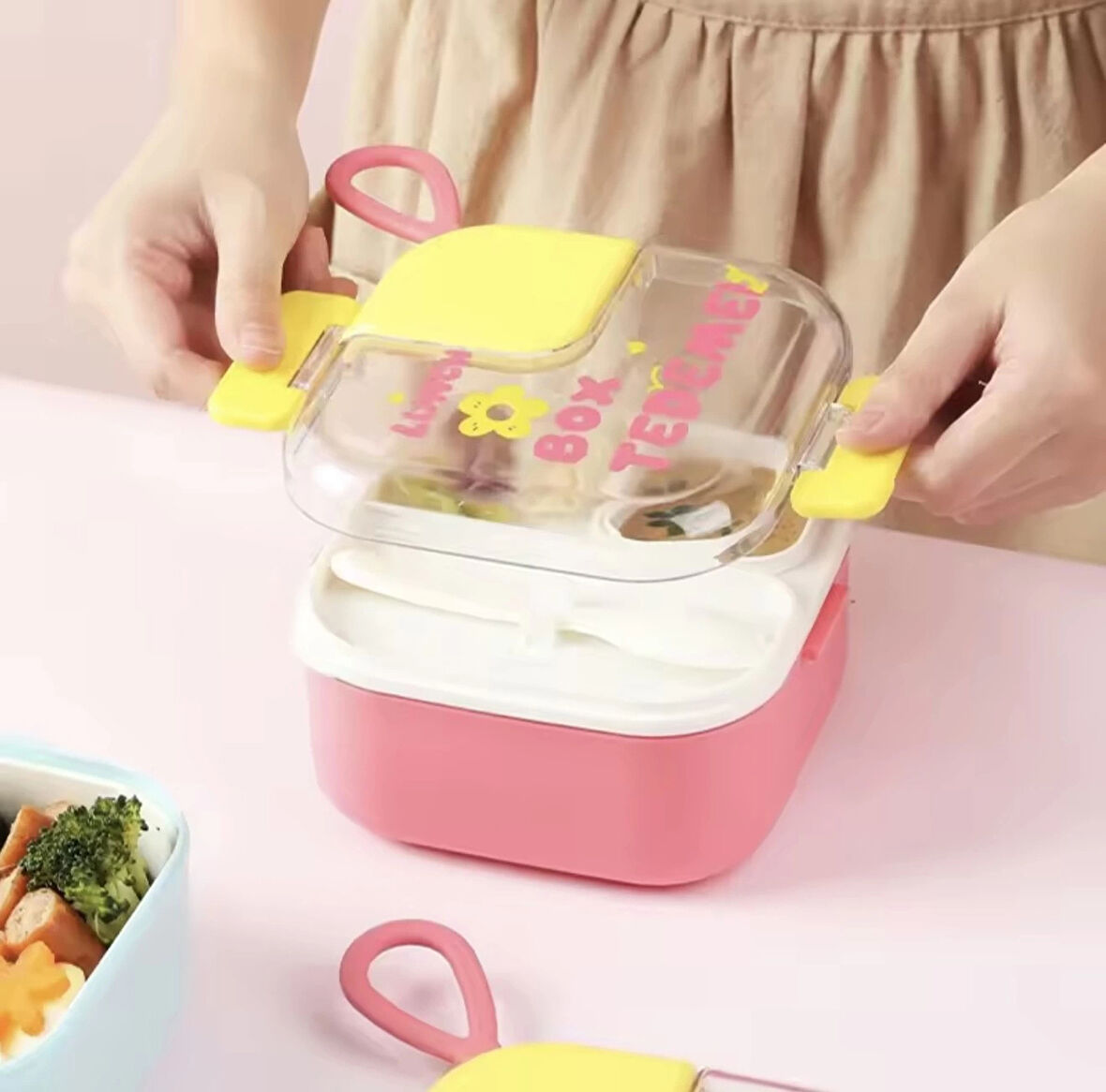 Paslanmaz Çelik Sızdırmaz Kaşıklı Saklama Kabı Beslenme Kabı 600 ML. Pembe İthal Ürün