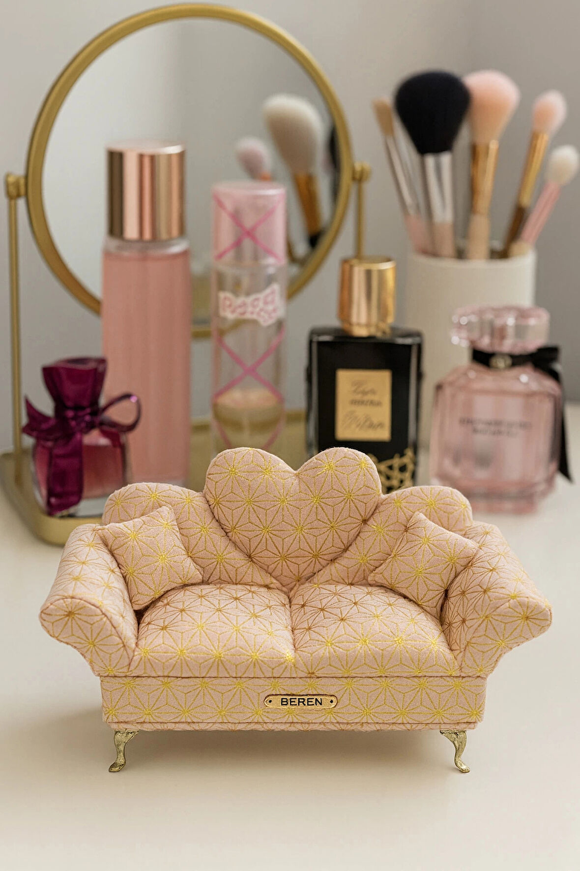 Berjer Figürlü Kadife Desenli Takı Bijuteri Mücevher Kutusu Biblo 24cm Krem İthal Ürün