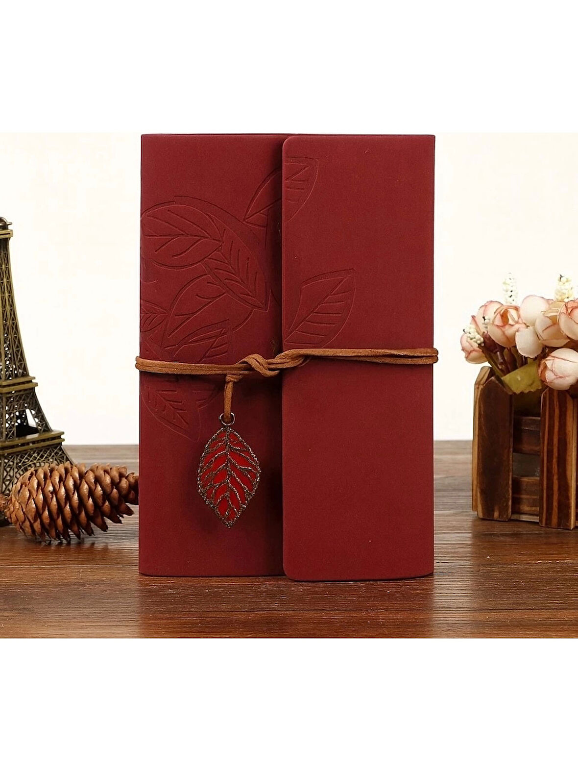 Yaprak Baskılı Deri Kapaklı Özel Tasarım Hediyelik Deri Kaplı Ajanda Anı-Not Defteri Kırmızı İthal Ürün 14x11cm