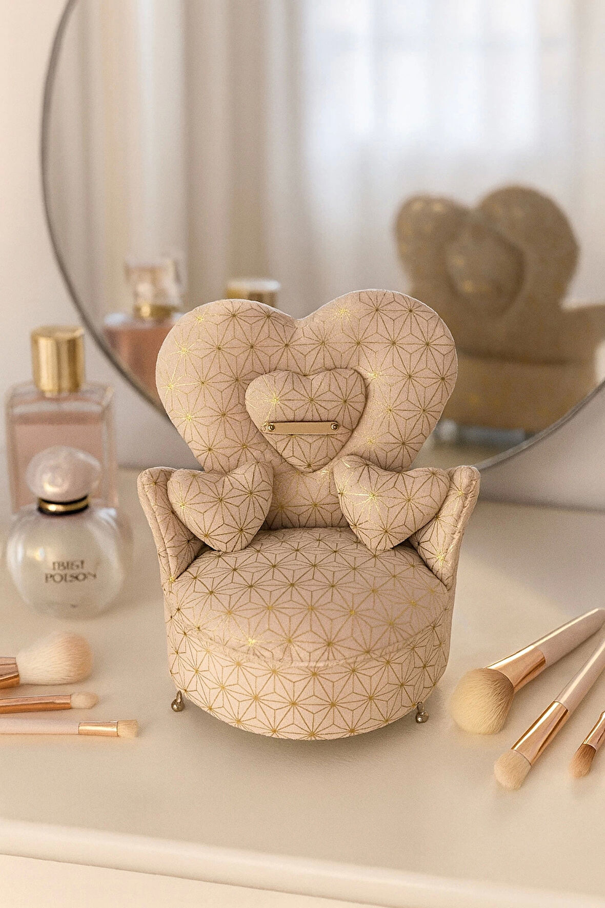 Berjer Figürlü Kadife Desenli Takı Bijuteri Mücevher Kutusu Biblo 19cm Krem İthal Ürün