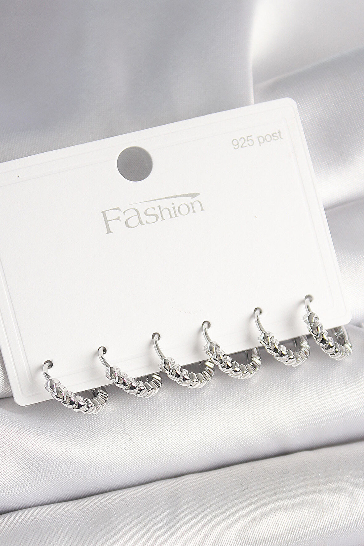 925 Ayar Gümüş Çivi Pirinç Gümüş Renk Kalp İşlemeli Halka Model Kadın Küpe Seti - TJ-BKP10412