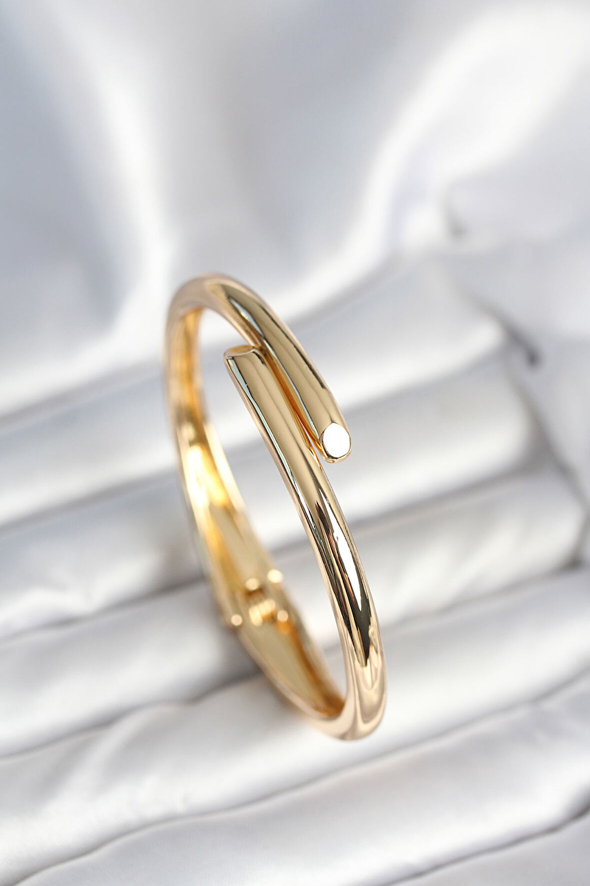 Pirinç Gold Renk Kadın Kelepçe Bileklik - TJ-BB7975