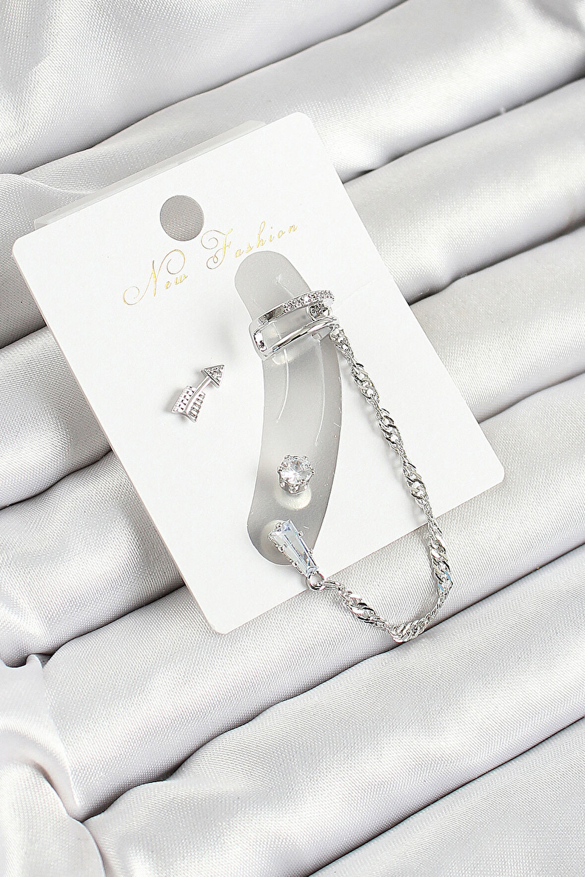 Pirinç Ok Figürlü Zirkon Taşlı Gümüş Renk 3'lü Kıkırdak Kadın Küpe Set - TJ-BKP10663