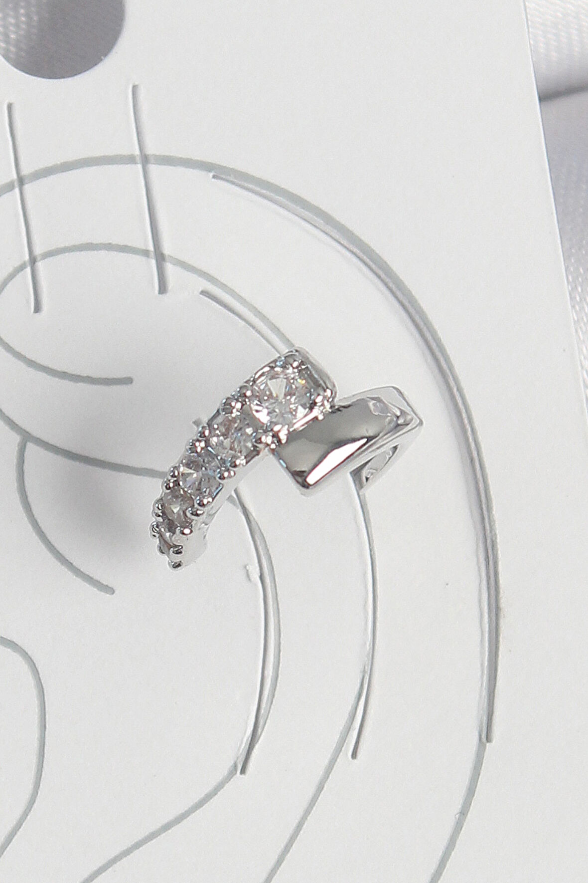 Pirinç Gümüş Renk Zirkon Taşlı Kadın Kıkırdak Küpe - TJ-BKP10556