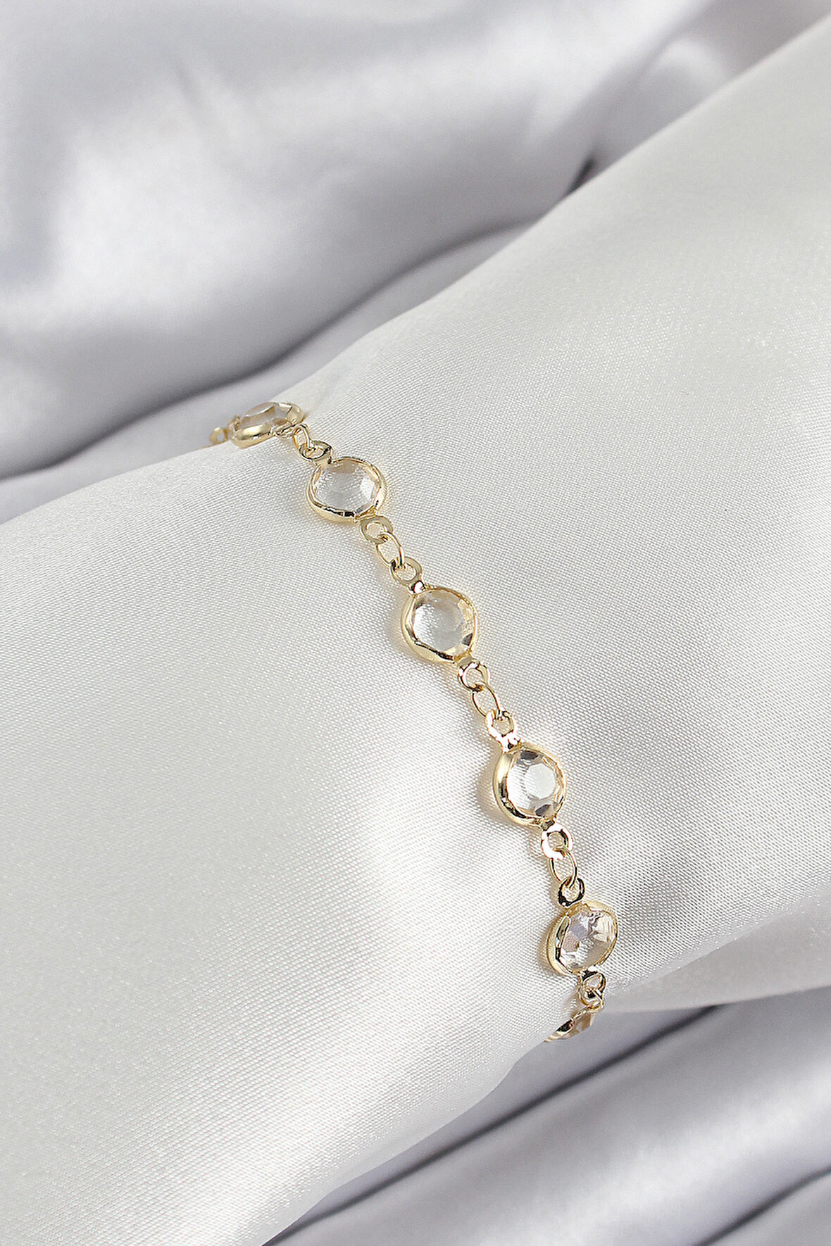 Pirinç Gold Renk Zirkon Taşlı Kadın Bileklik - TJ-BB7045