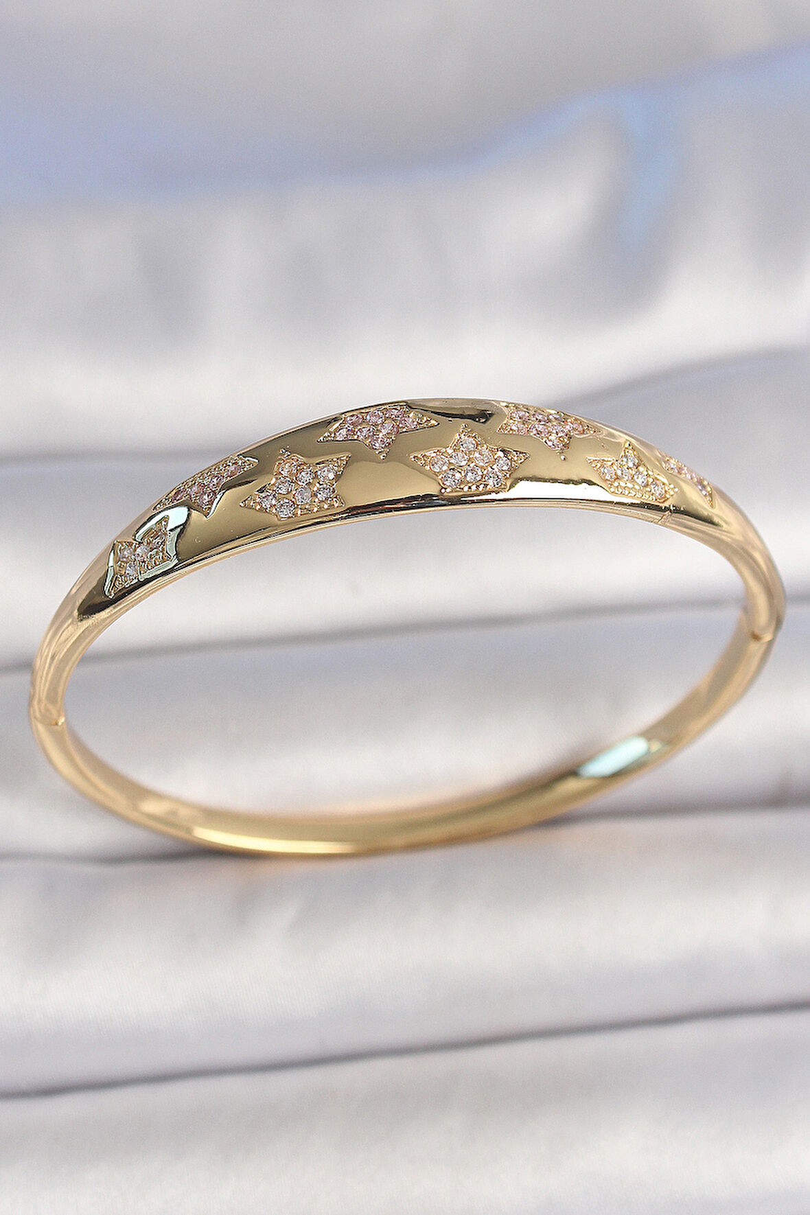 Pirinç Gold Renk Zirkon Taşlı Yıldız İşlemeli Kadın Kelepçe - TJ-BB6918