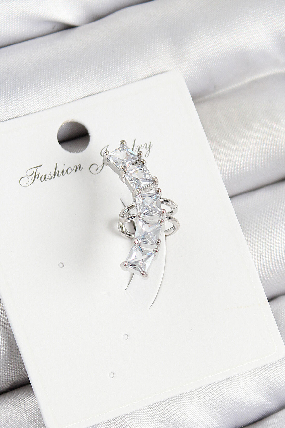 Pirinç Zirkon Taşlı Model Gümüş Renk Sağ Kıkırdak Küpe - TJ-BKP10999