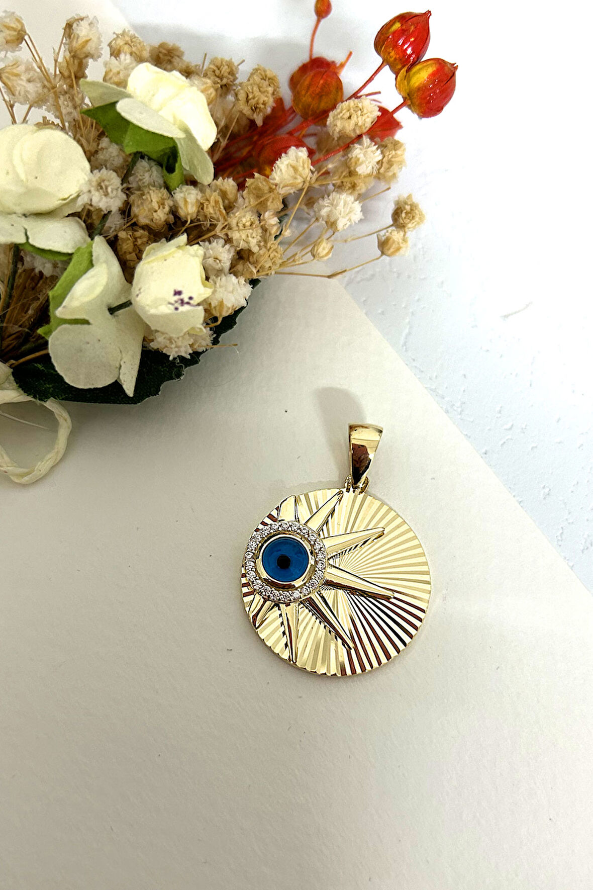 Kalemli Madalyon Altın Göz Kolye Ucu