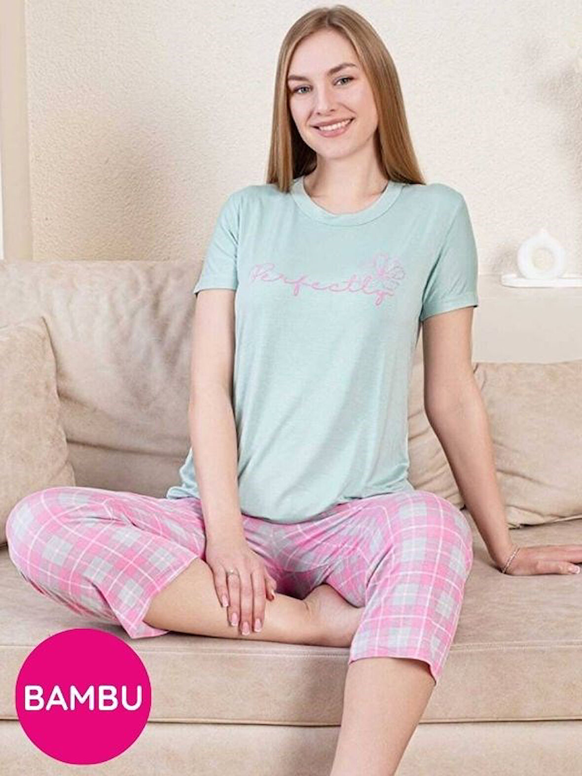 Kadın Su Yeşili Pembe Ekose Desen Bisiklet Yaka Düğmesiz Likralı Bambu Kısa Kol Kapri Pijama Takımı