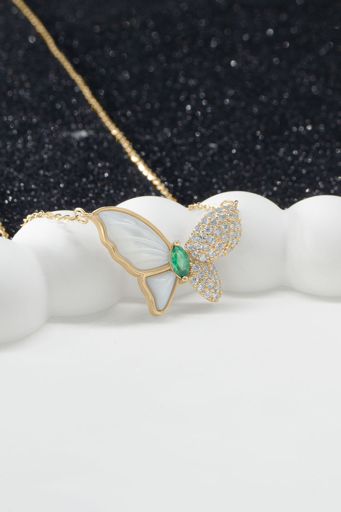 Zümrüt Yeşili Taşlı Özel Tasarım Kelebek 925 Ayar Gümüş Kadın Kolye