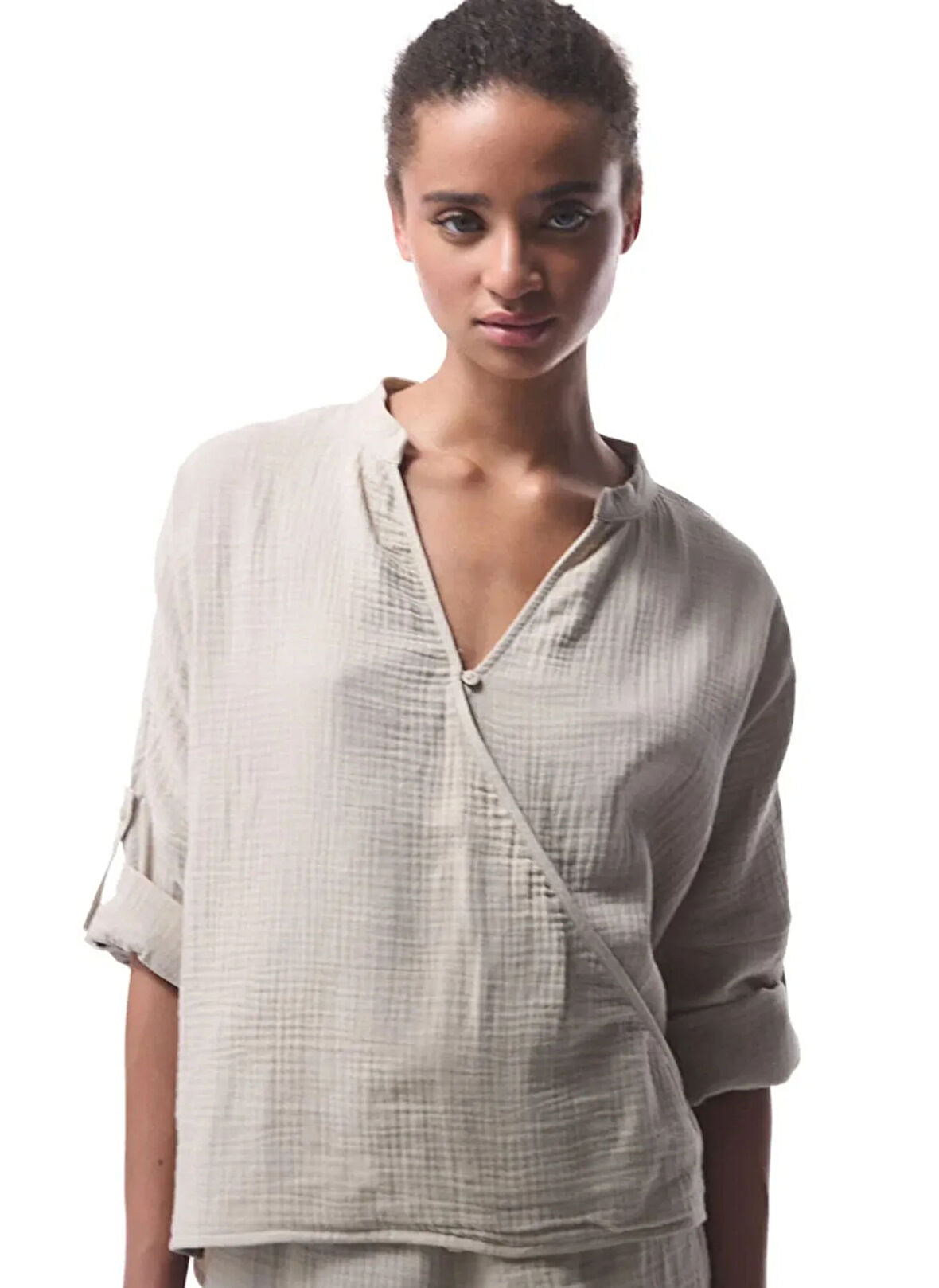 Penti Normal V Yaka Bej Kadın Gömlek PLKM2PL425IY