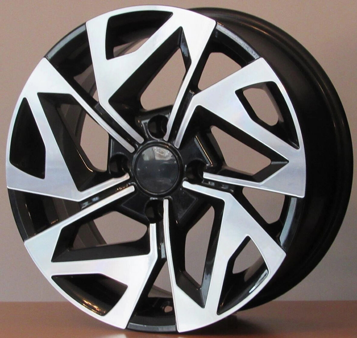 HYUNDAİ UYUMLU JANT DY1095 6.5X15 4X114.3 ET-35 67.1 BD (4 ADET)