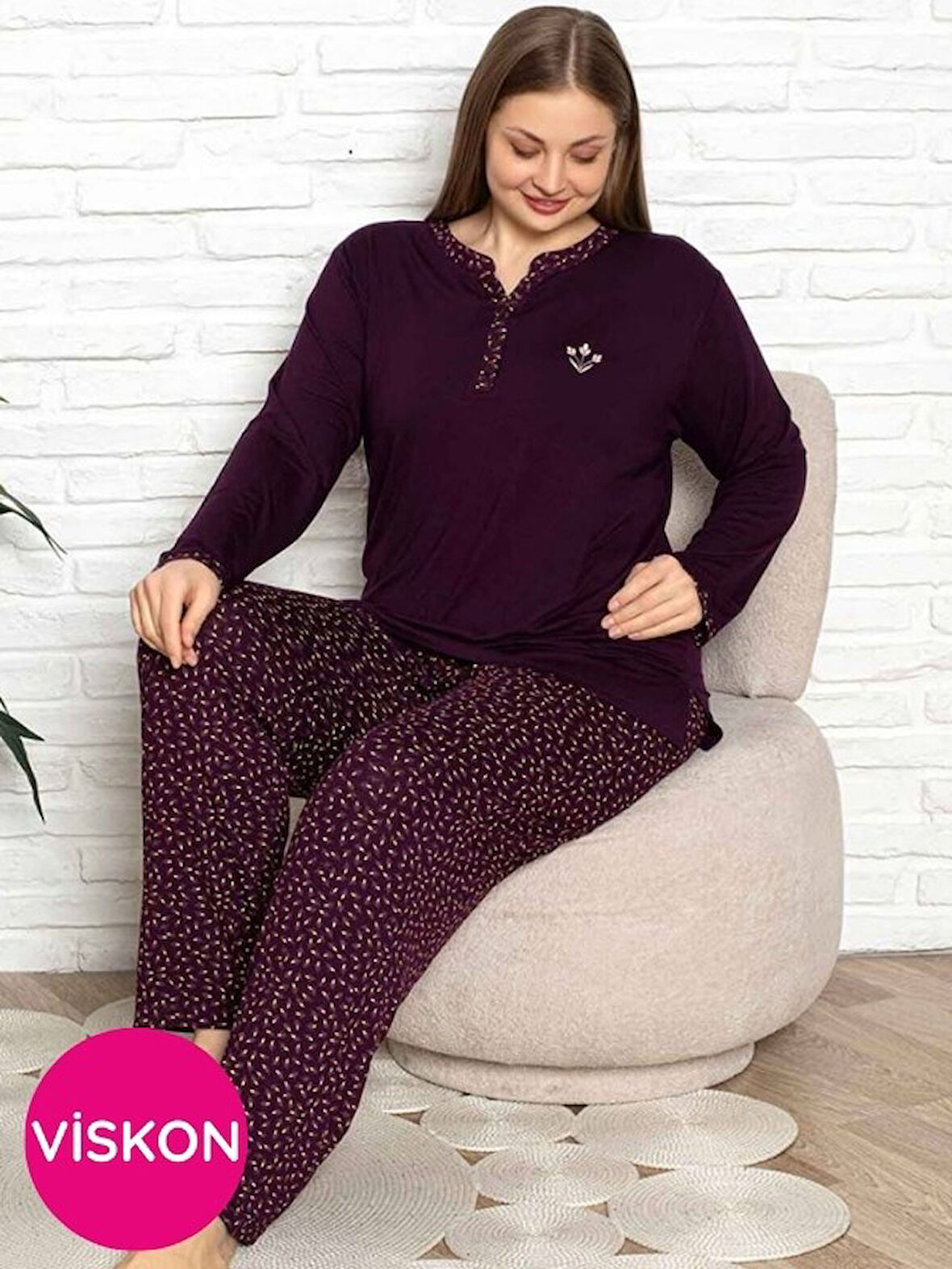 Kadın Mürdüm Desenli V Yaka 3 Düğmeli Likralı Viskon Mevsimlik Uzun Kol Pijama Takımı