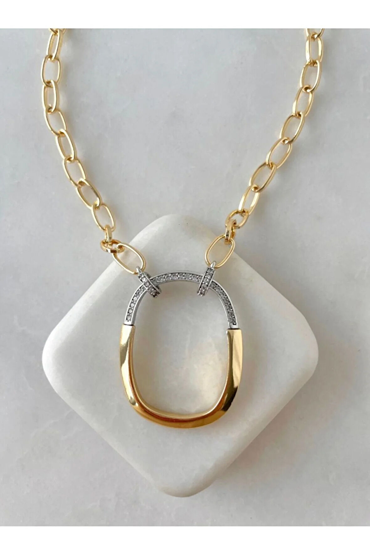 Gold Zirkon Taşlı Oval Kilit Kolye