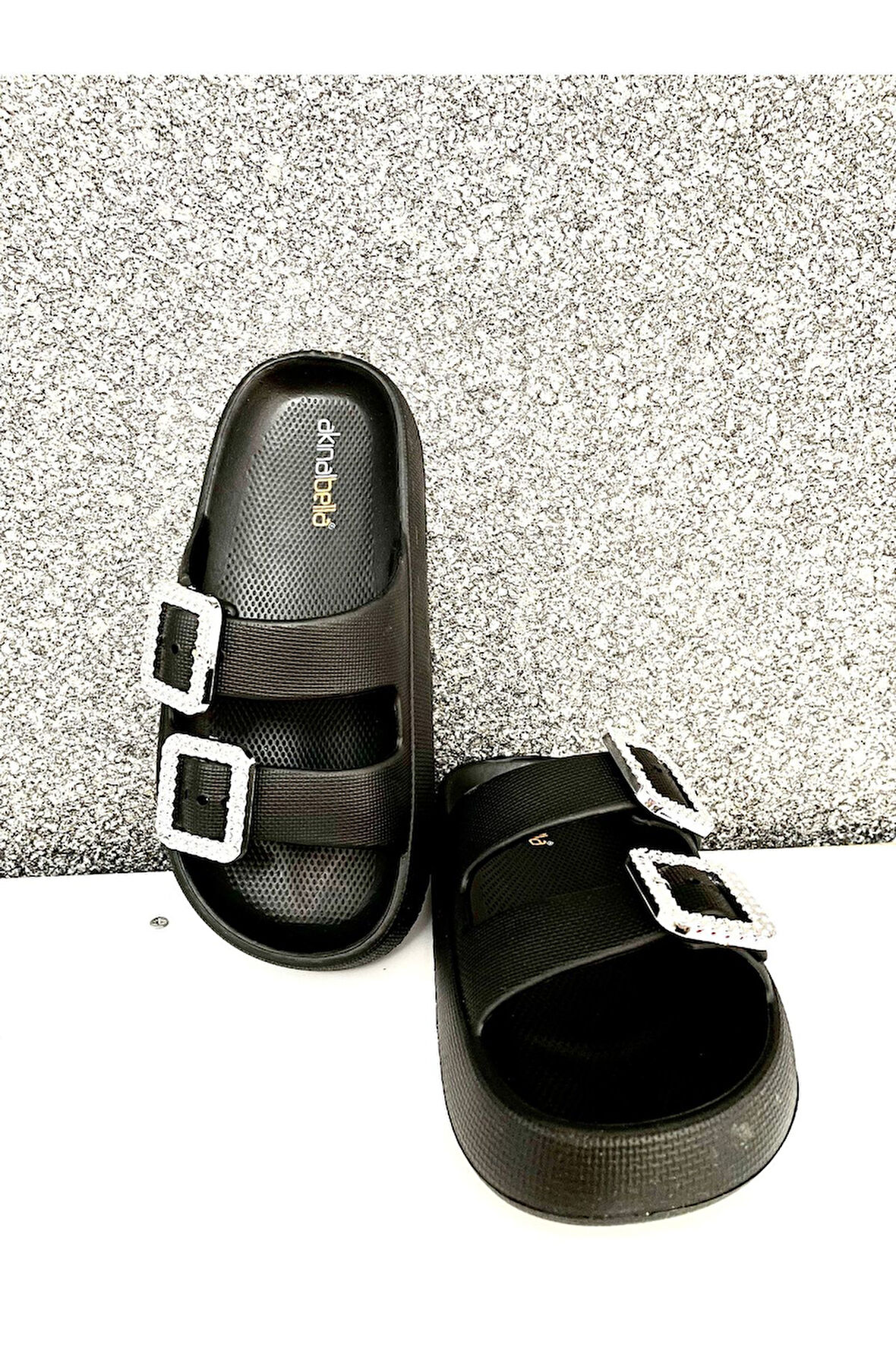 Taşlı Çift Toka Rahat Ortapedik Terlik Siyah