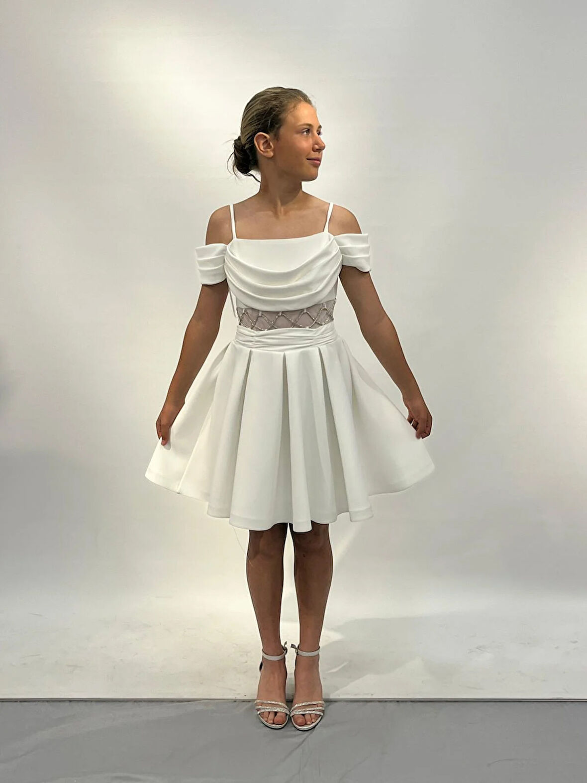 Kız Çocuk Abiye Krem Beli Tül Detaylı Kordonlu Kısa Krep Abiye Elbise 10-15 Yaş