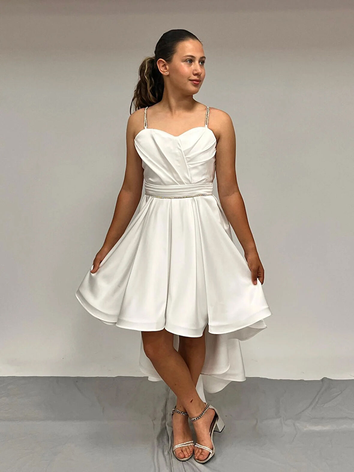 Kız Çocuk Abiye Krem Taş Kordon Askılı Kalp Yaka  Mat Saten Kuyruklu Abiye Elbise 10-15 Yaş