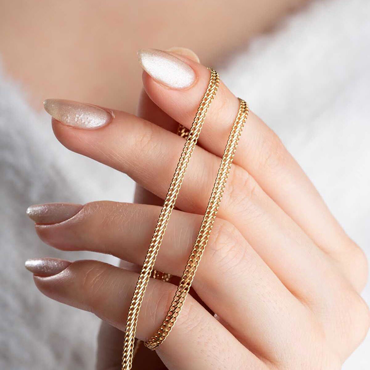 14 Ayar Altın Orta Kalın Viyana Zincir Kolye