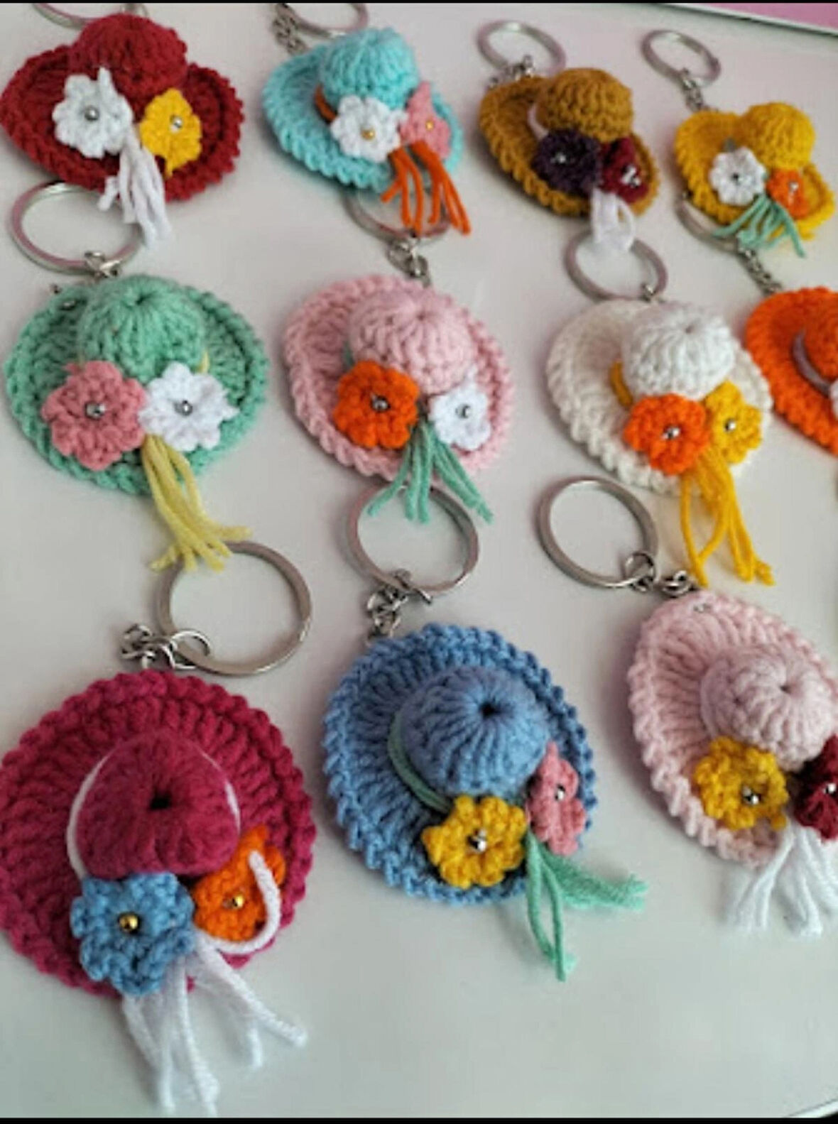 Amigurumi renkli şapka anahtarlık aksesuar hediyelik 