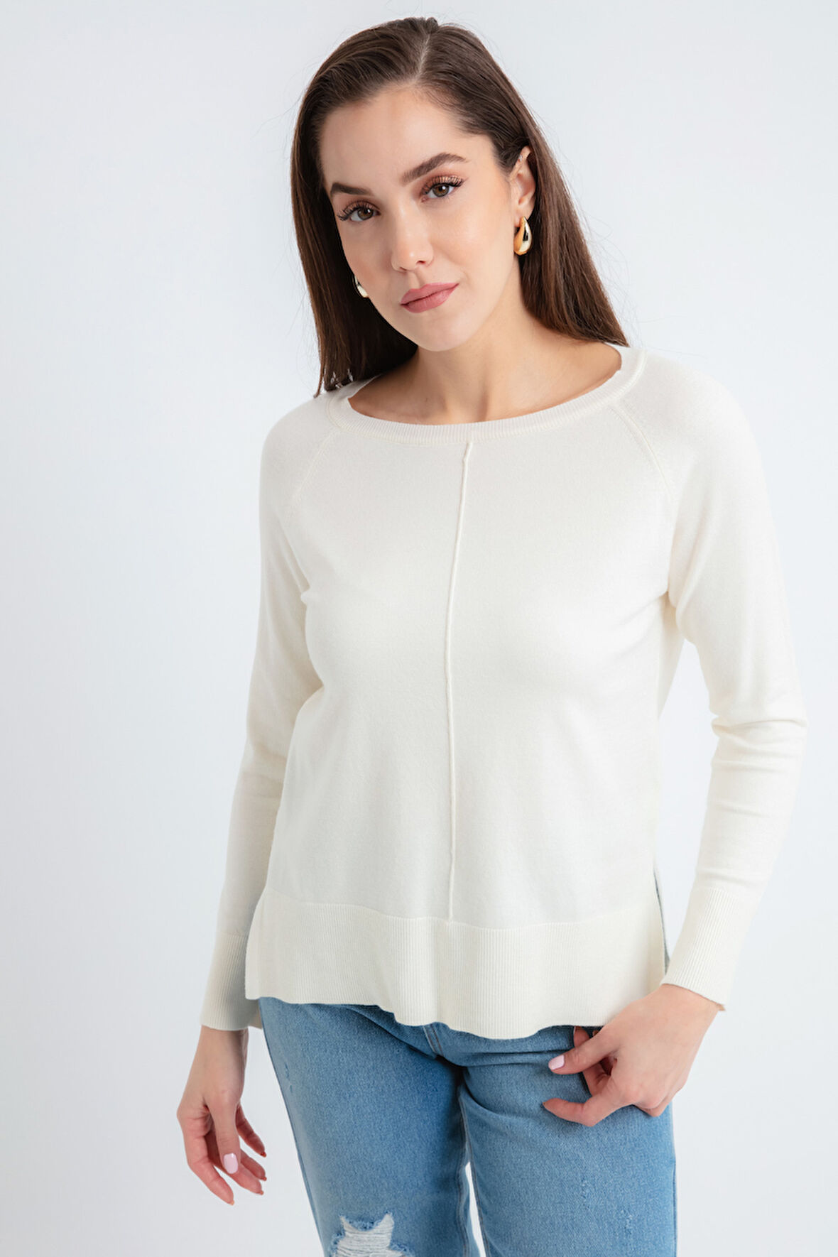 Kadın Ekru Kayık Yaka Yanları Yırtmaçlı Triko Kazak