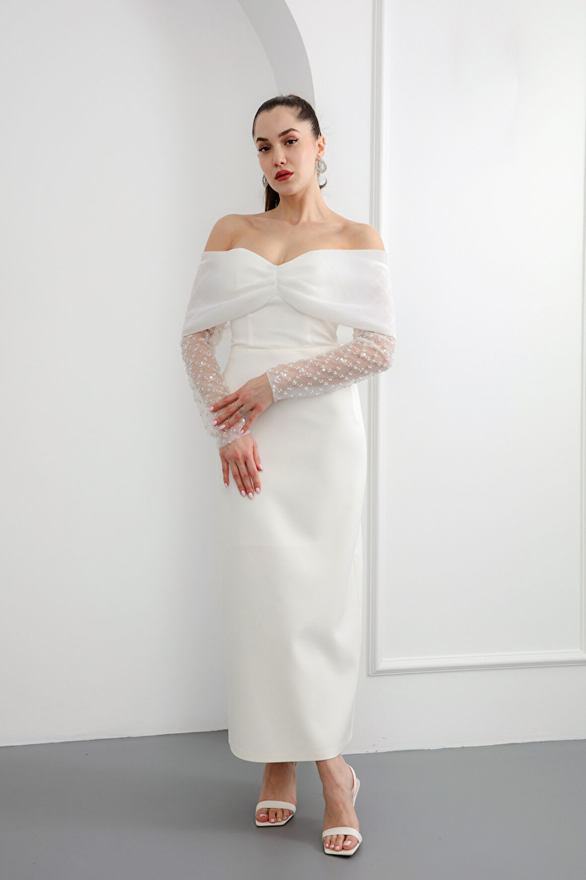 Kadın Beyaz Kol Detaylı Fiyonklu Söz Nişan Nikah Abiye Elbise