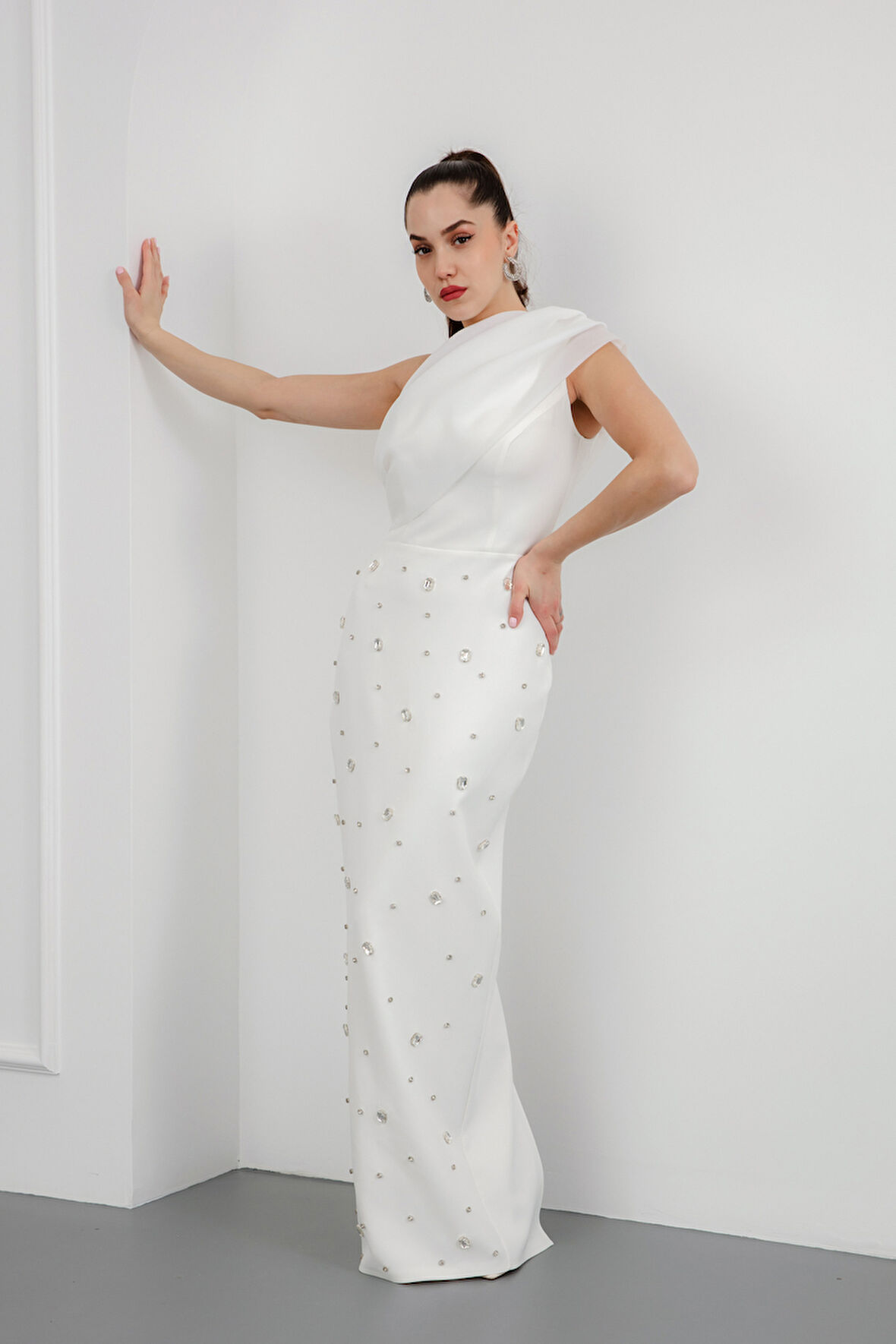 Kadın Beyaz Tek Omuz Taşlı Söz Nişan Nikah Abiye Elbise