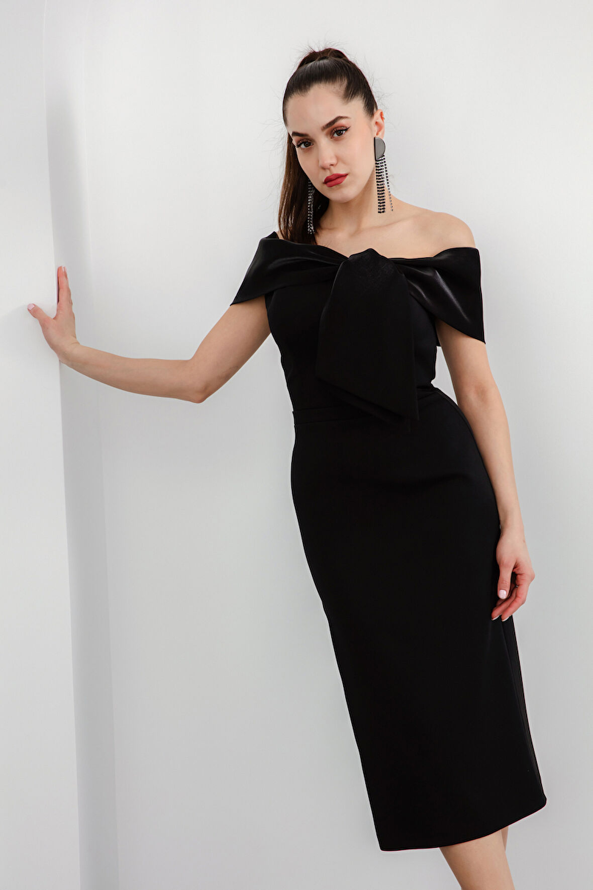 Kadın Siyah Yaka Detaylı Söz Nişan Nikah Abiye Elbise