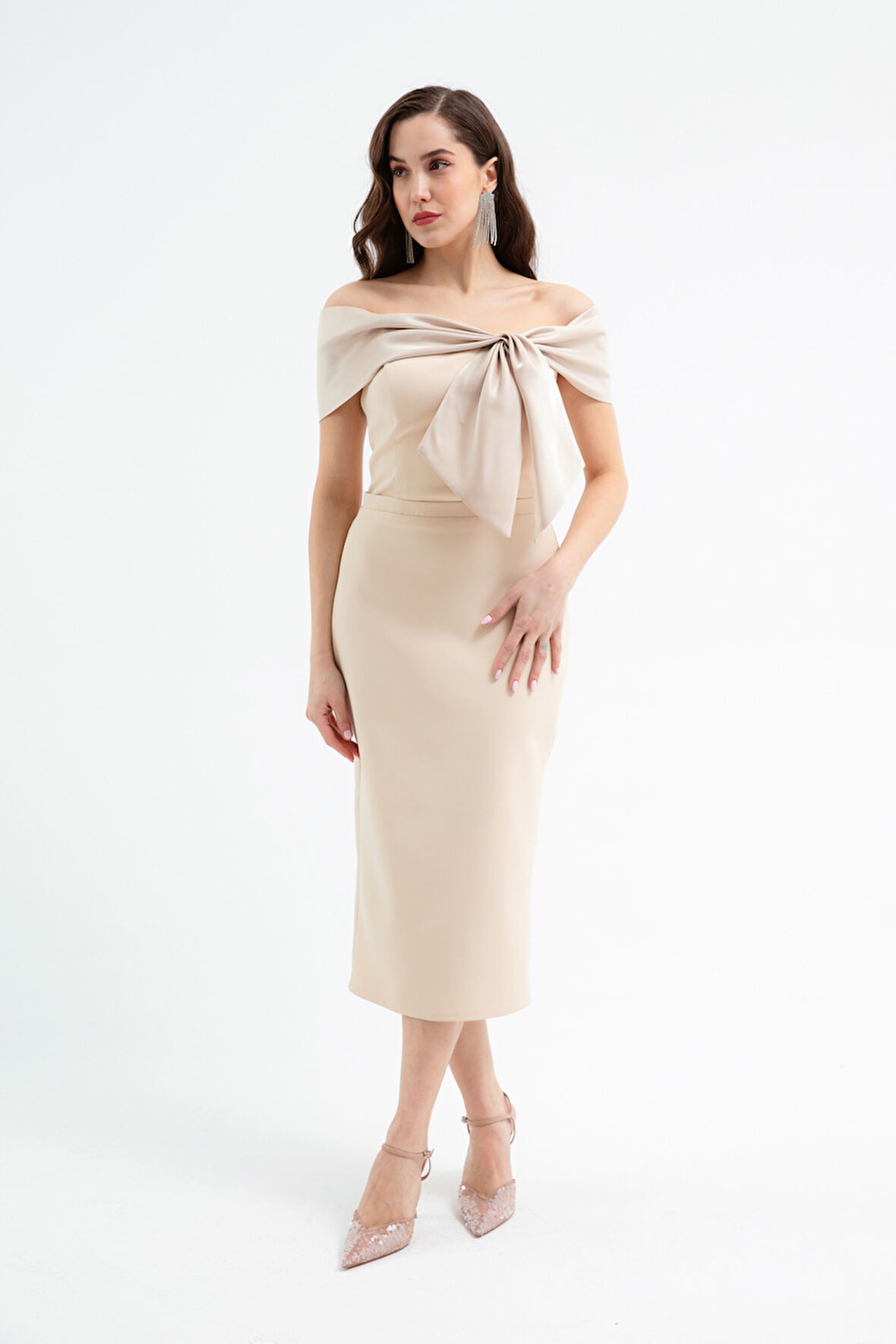 Kadın Bej Yaka Detaylı Söz Nişan Nikah Abiye Elbise