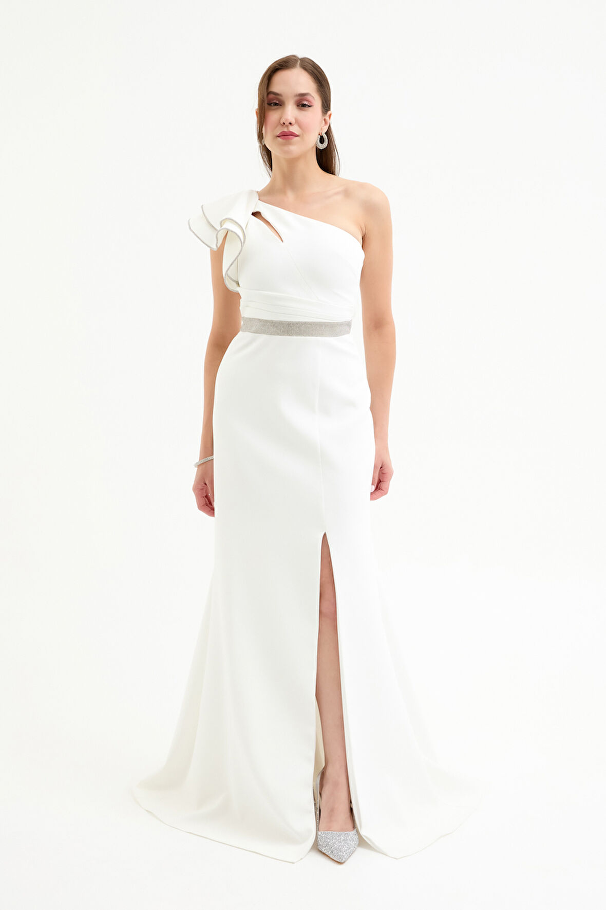 Kadın Beyaz Tek Omuz Fırfırlı Uzun Söz Nişan Nikah Abiye Elbise