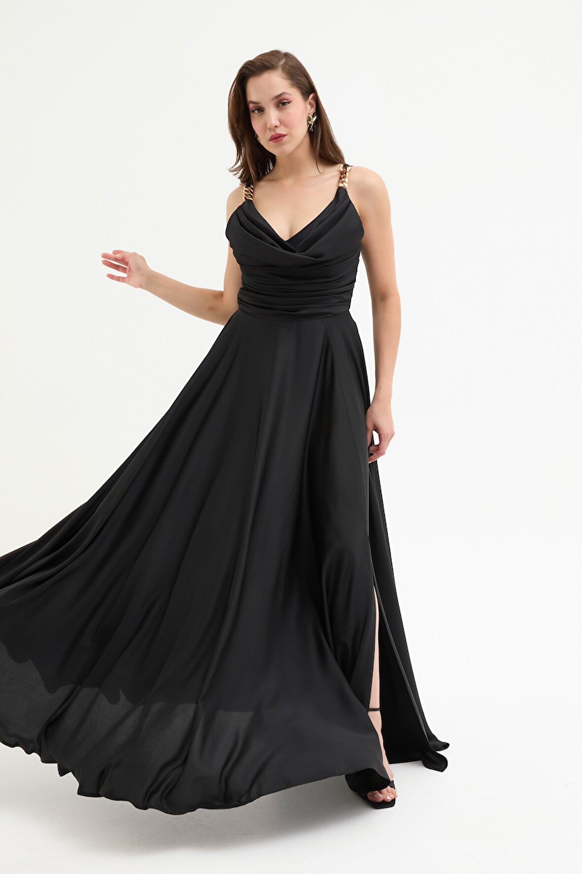 Kadın Siyah Gold Aksesuarlı Uzun Abiye Elbise