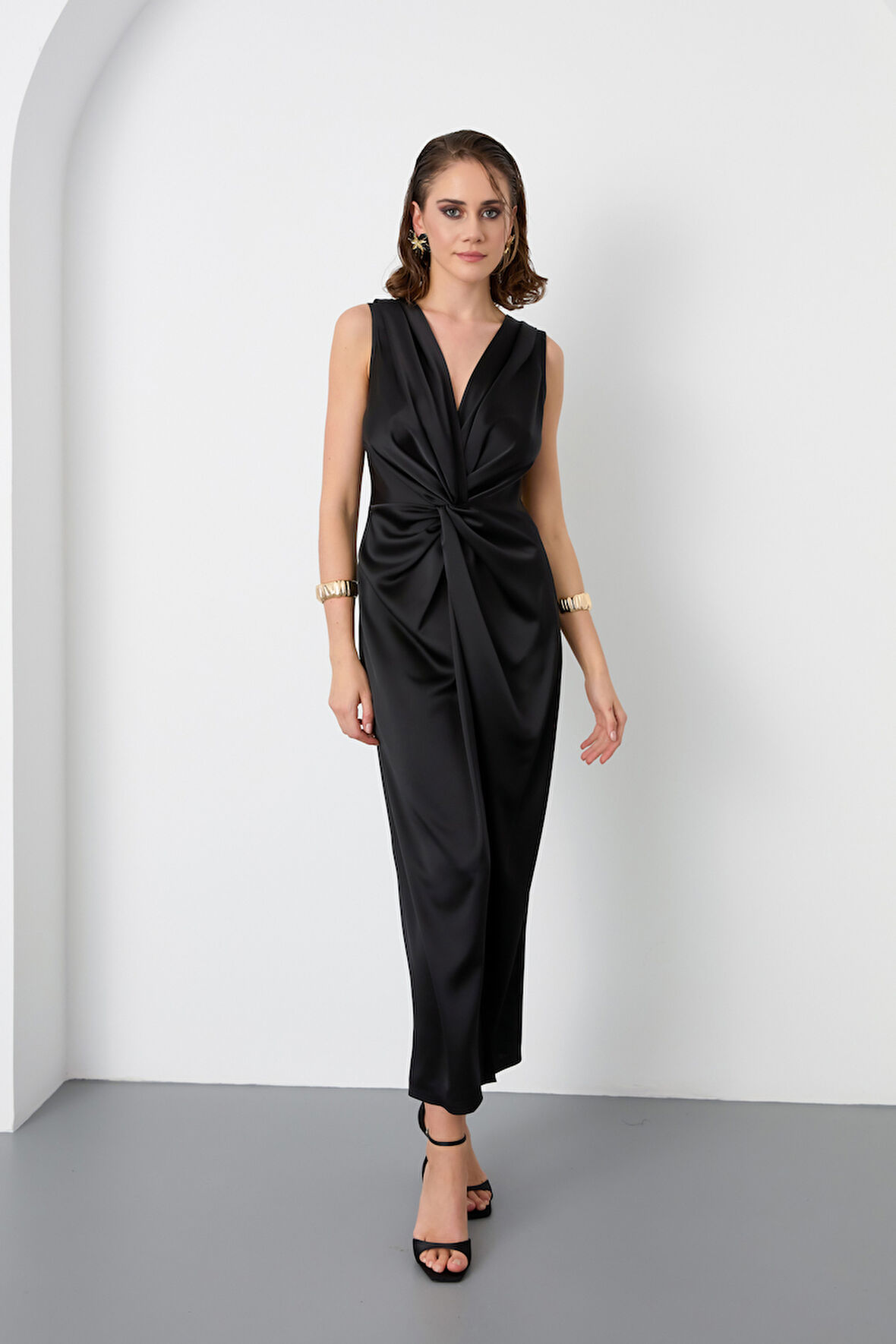 Kadın Siyah Düğüm Detaylı Midi Saten Elbise