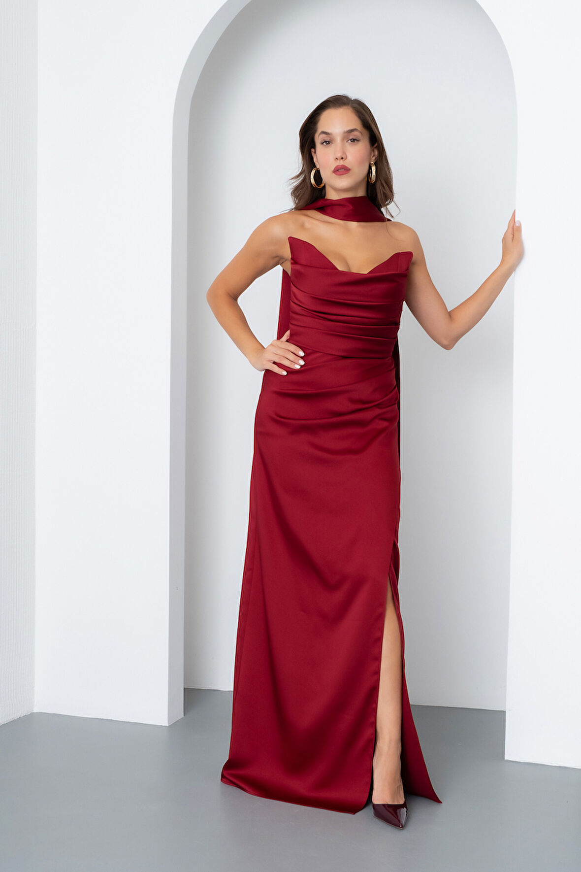 Kadın Bordo Şal Yaka Saten Uzun Abiye Elbise