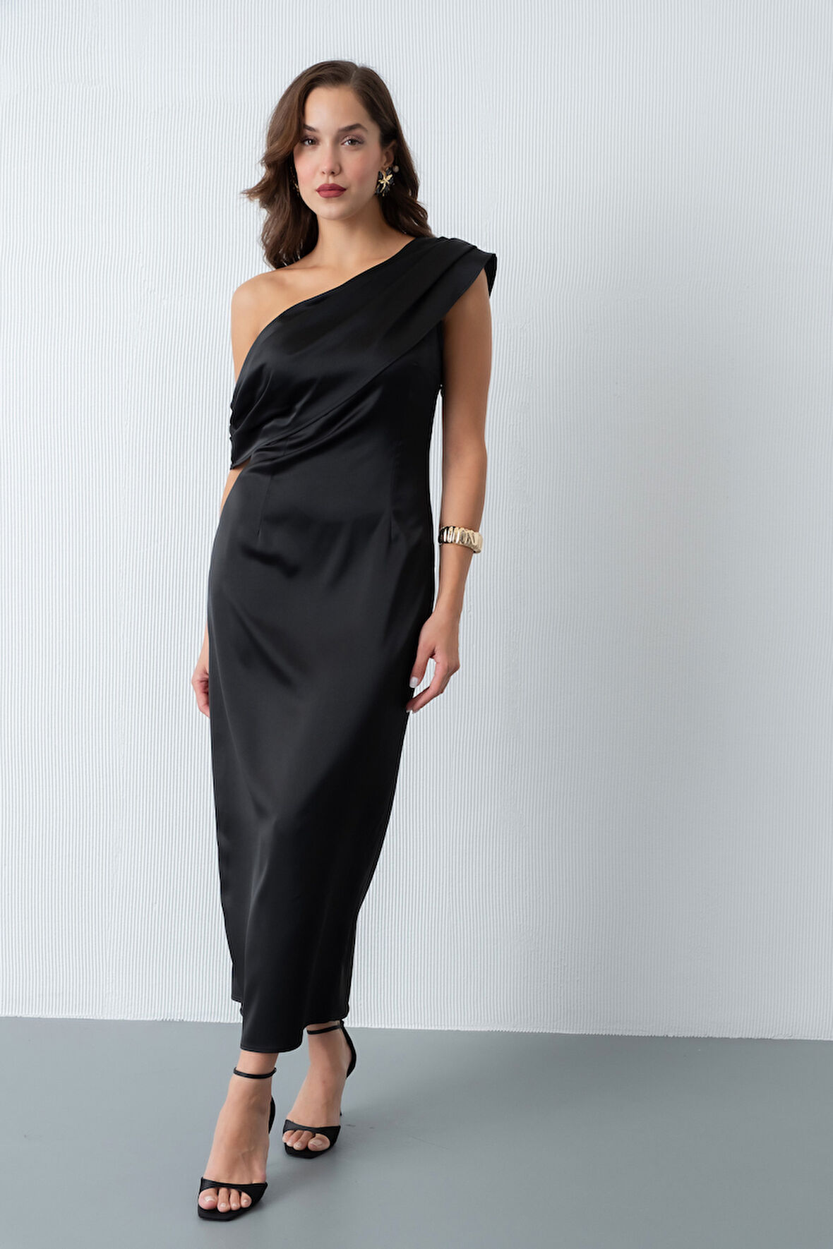 Kadın Siyah Degaje Yaka Saten Elbise