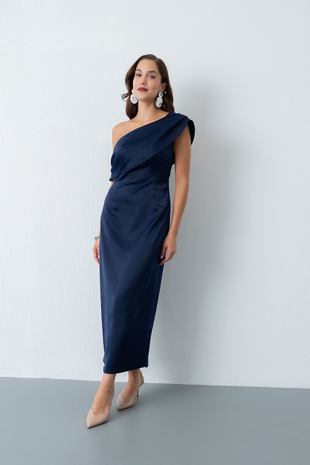 Kadın Lacivert Degaje Yaka Saten Elbise