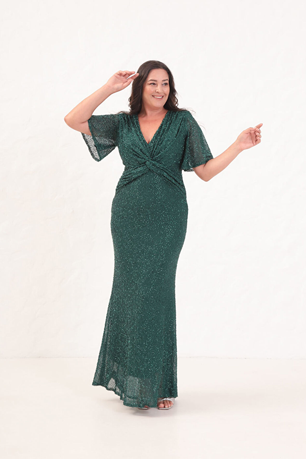 Kadın Zümrüt Yeşili V Yaka Kısa Kol Boncuk İşlemeli Büyük Beden Abiye Elbise