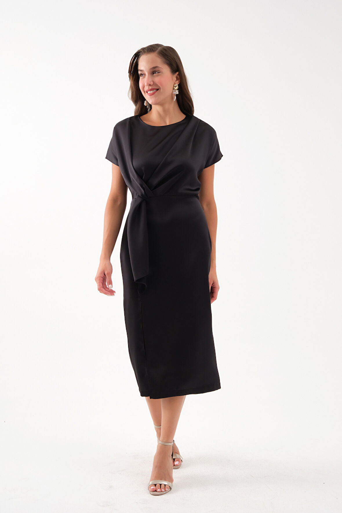 Kadın Siyah Yırtmaçlı Midi Saten Elbise