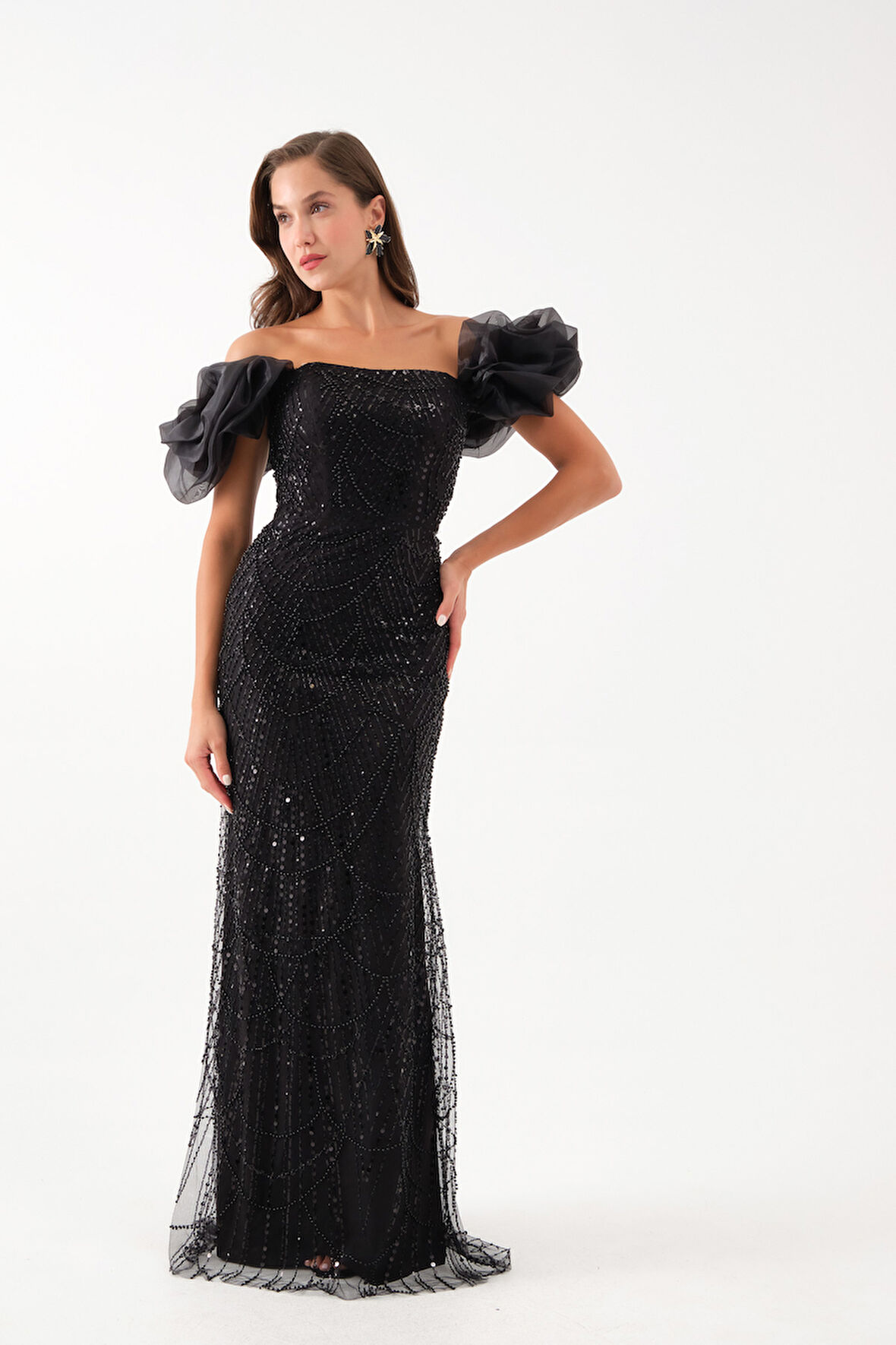 Kadın Siyah Kol Detay Boncuklu Uzun Abiye Elbise