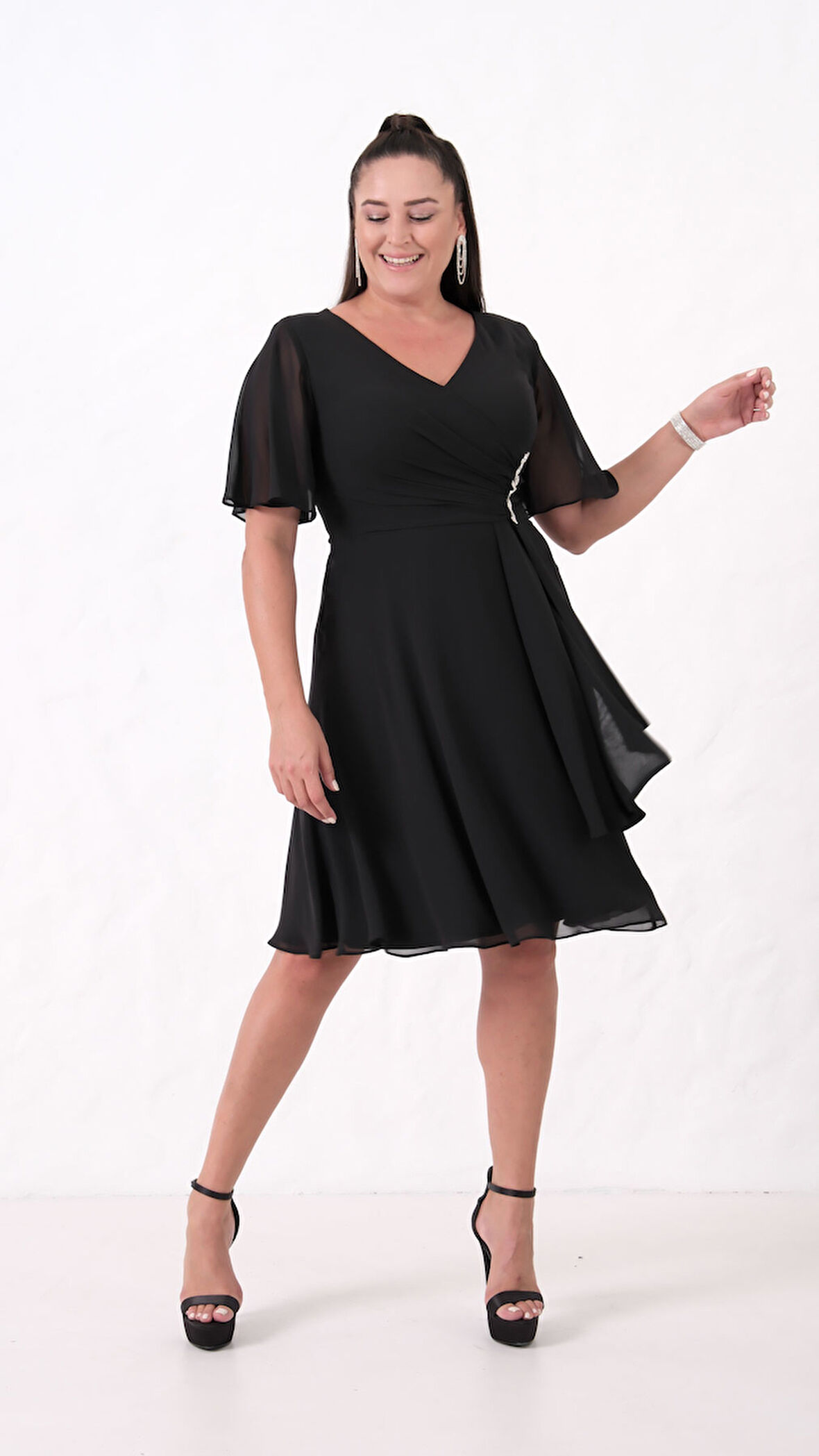 Kadın Siyah V Yaka Taşlı Büyük Beden Şifon Abiye Elbise