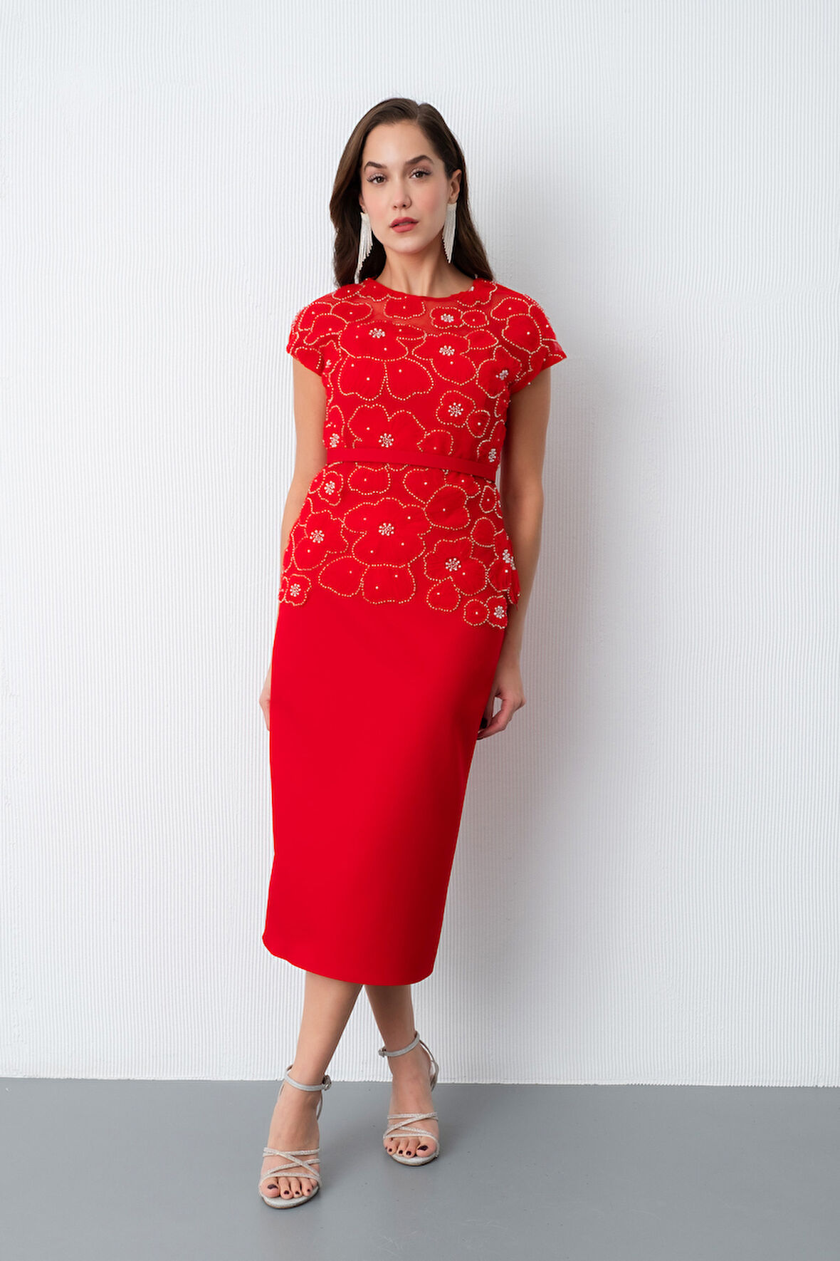 Kadın Kırmızı Dantelli Midi Abiye Elbise