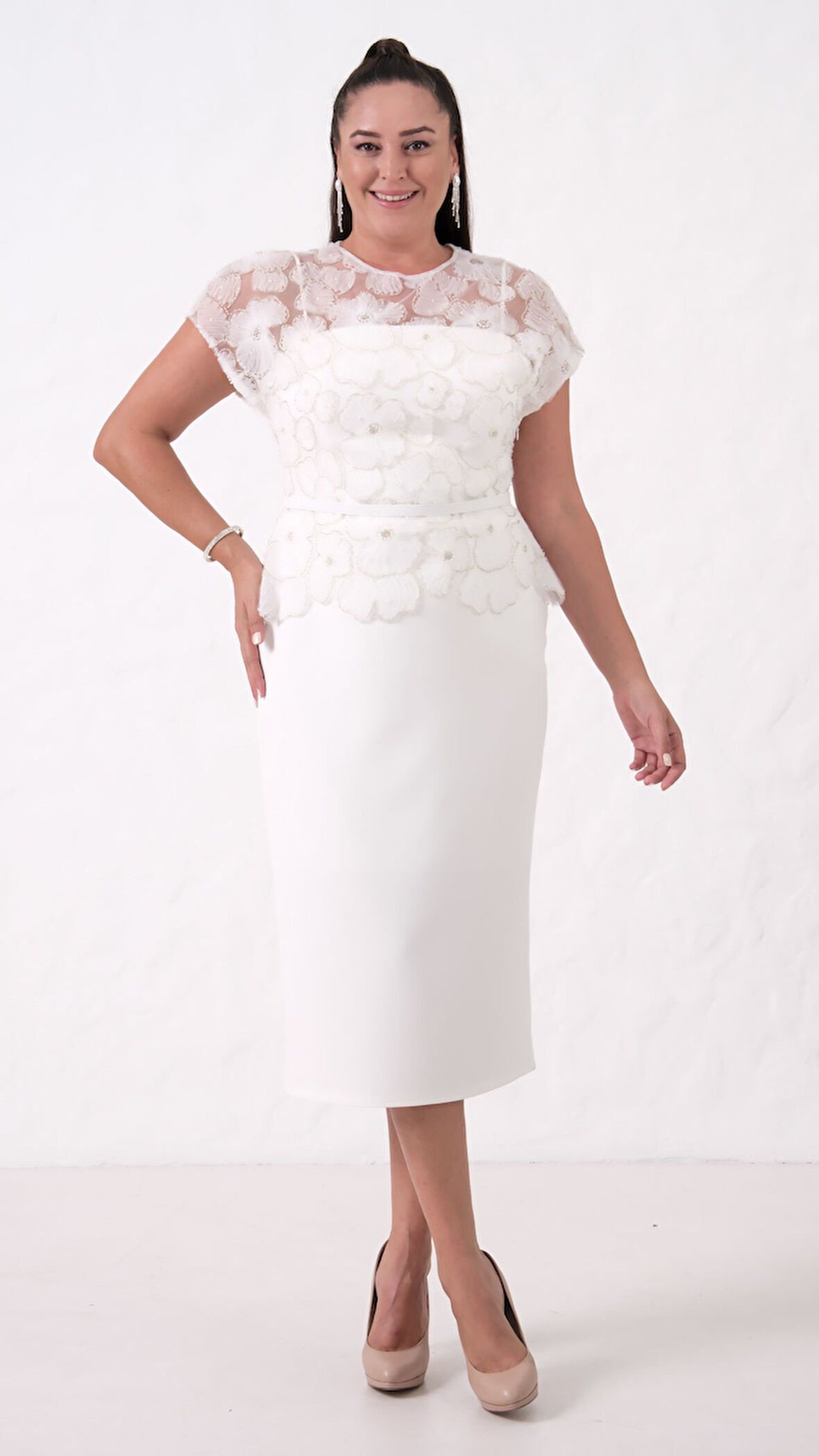 Kadın Beyaz Dantelli Midi Abiye Elbise